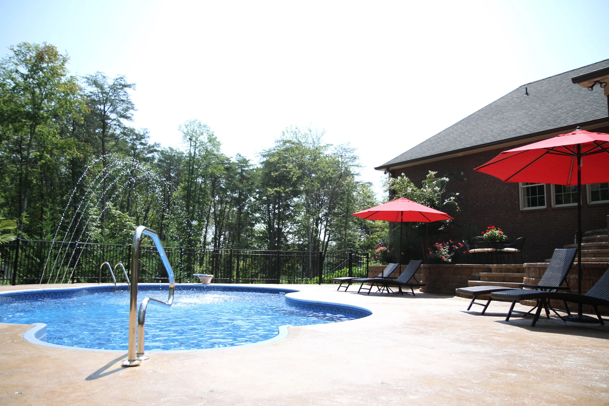 'Q' Pool and Outdoor Living Area