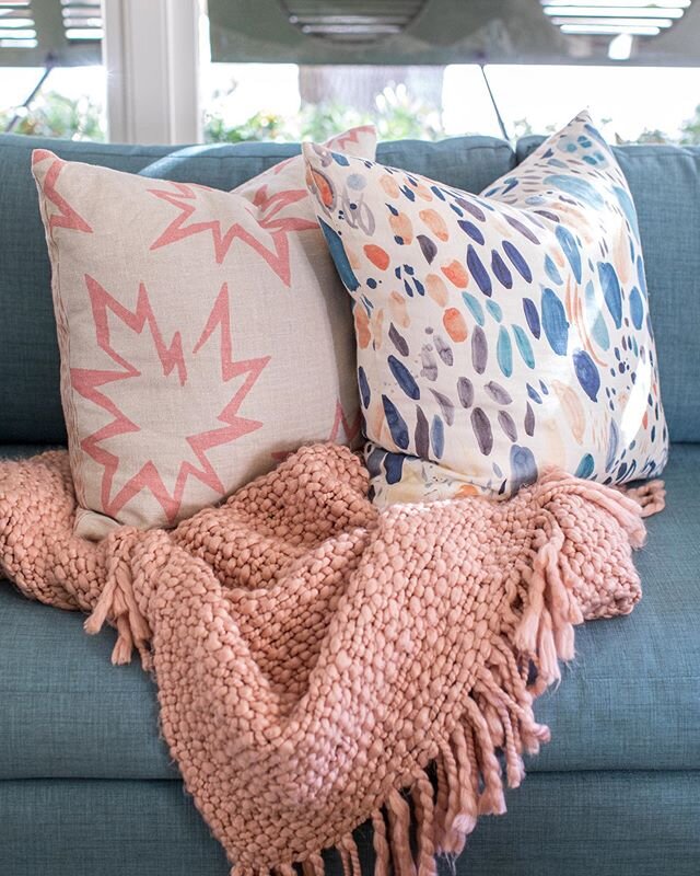 This powerhouse combo has us feeling SPRING // @kls_textiles + @rebecca_atwood 🌟
&bull;
&bull;
&bull;
&bull;
&bull;
#klightinteriors #tampainteriors #interiordesign #tampainteriordesign #patternplay #pinkinteriors #rebeccaatwoodtextiles #klstextiles