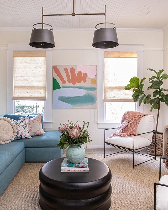 Today feels like the day to share this light, bright sunroom ☀️ // in the midst of social distancing and self quarantine, it&rsquo;s of utmost important to love you space ✨ fill it with colors that lift your mood, art that makes you happy and somethi