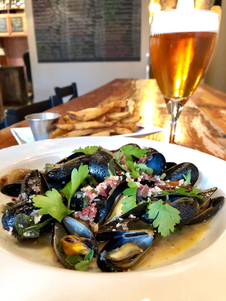 Moules Frittes.jpg