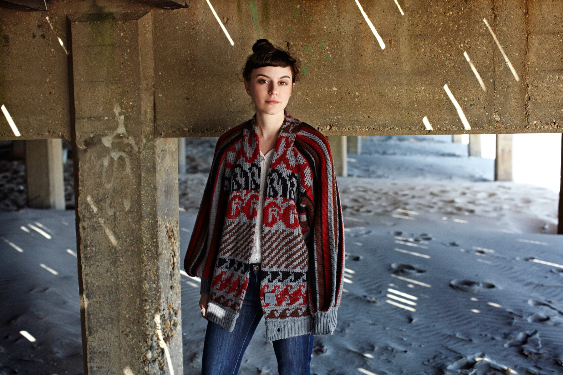  ANGEL DERADOORIAN |