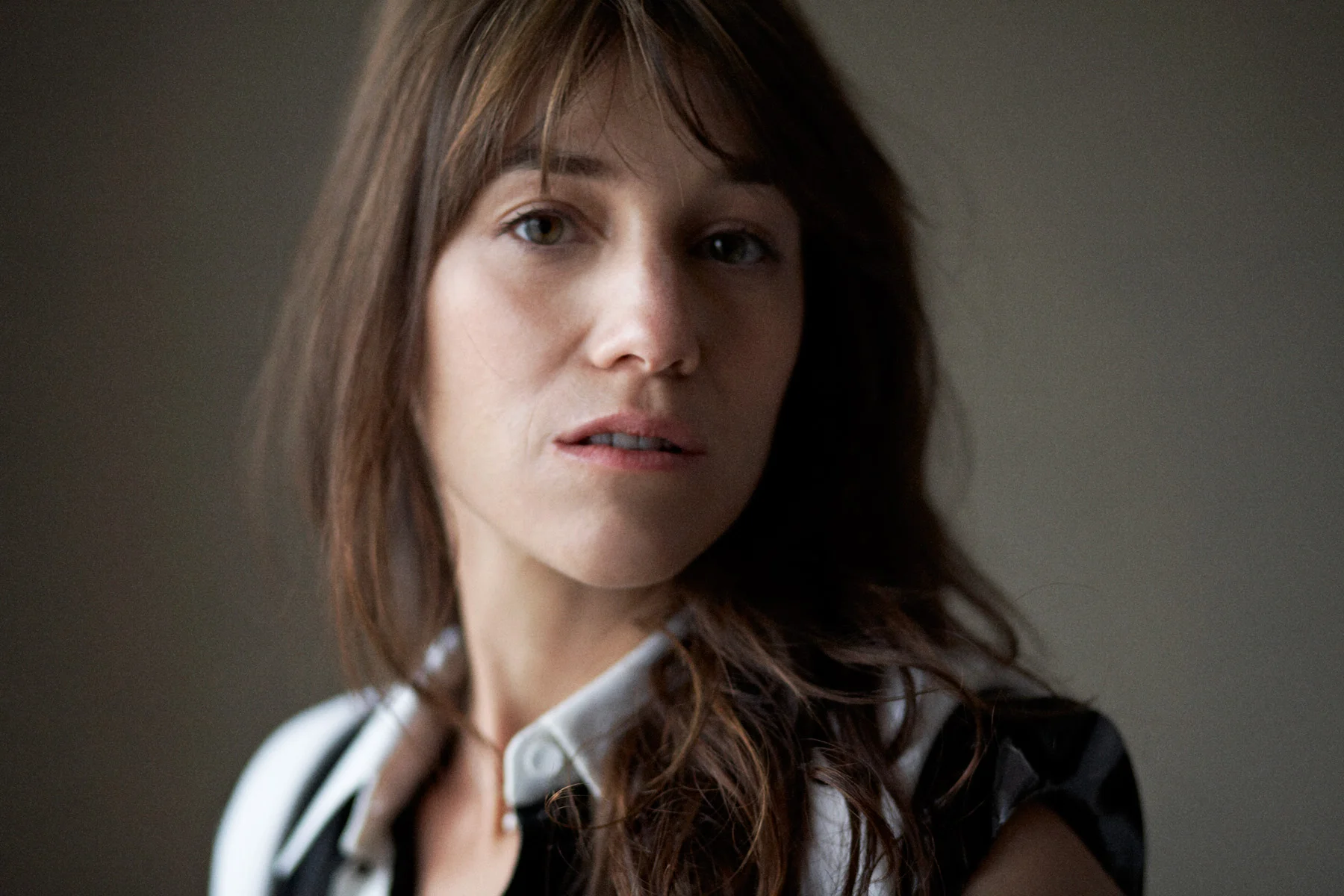  CHARLOTTE GAINSBOURG | Paper