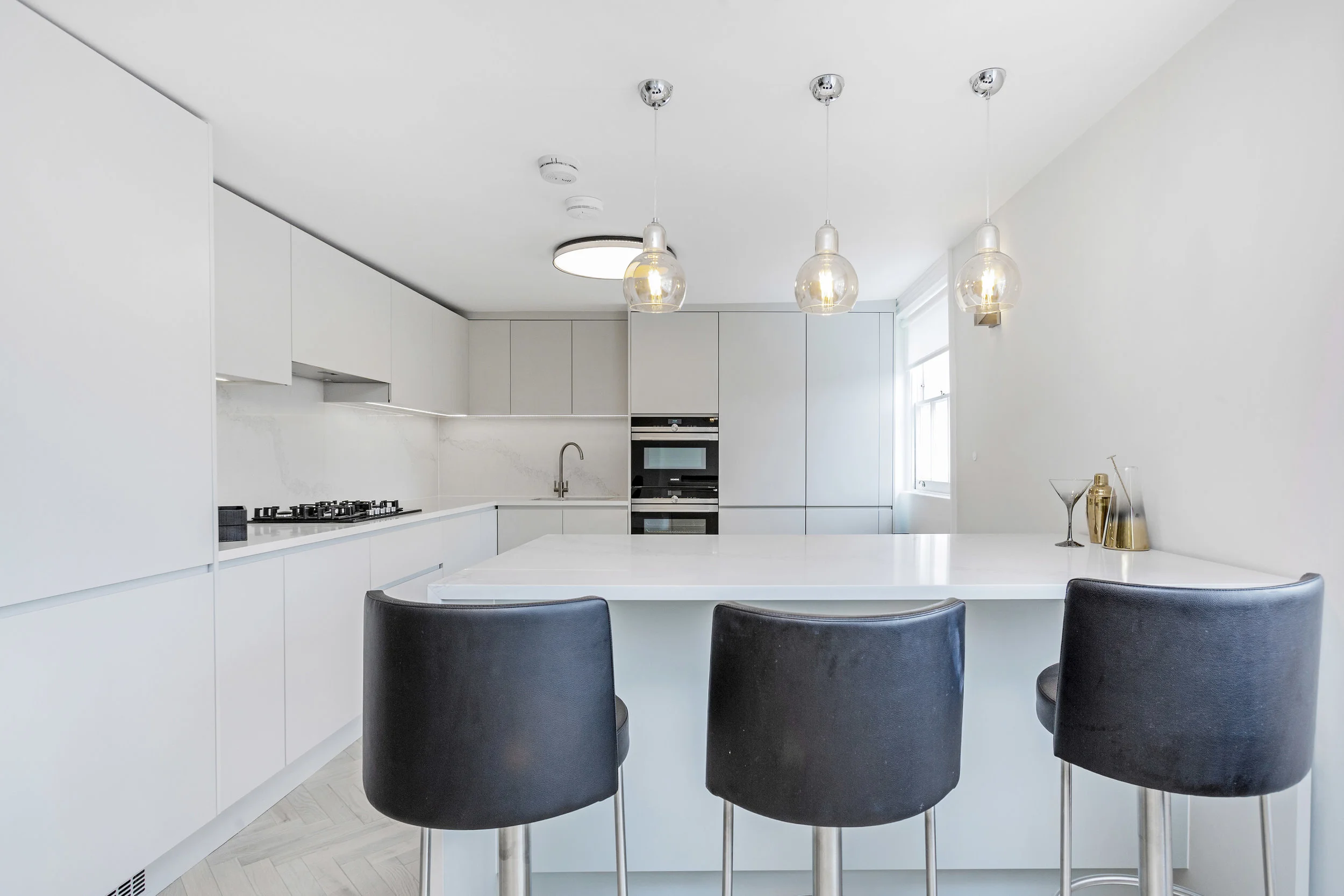 HDW-Flat 4,126 Harley St-10.jpg