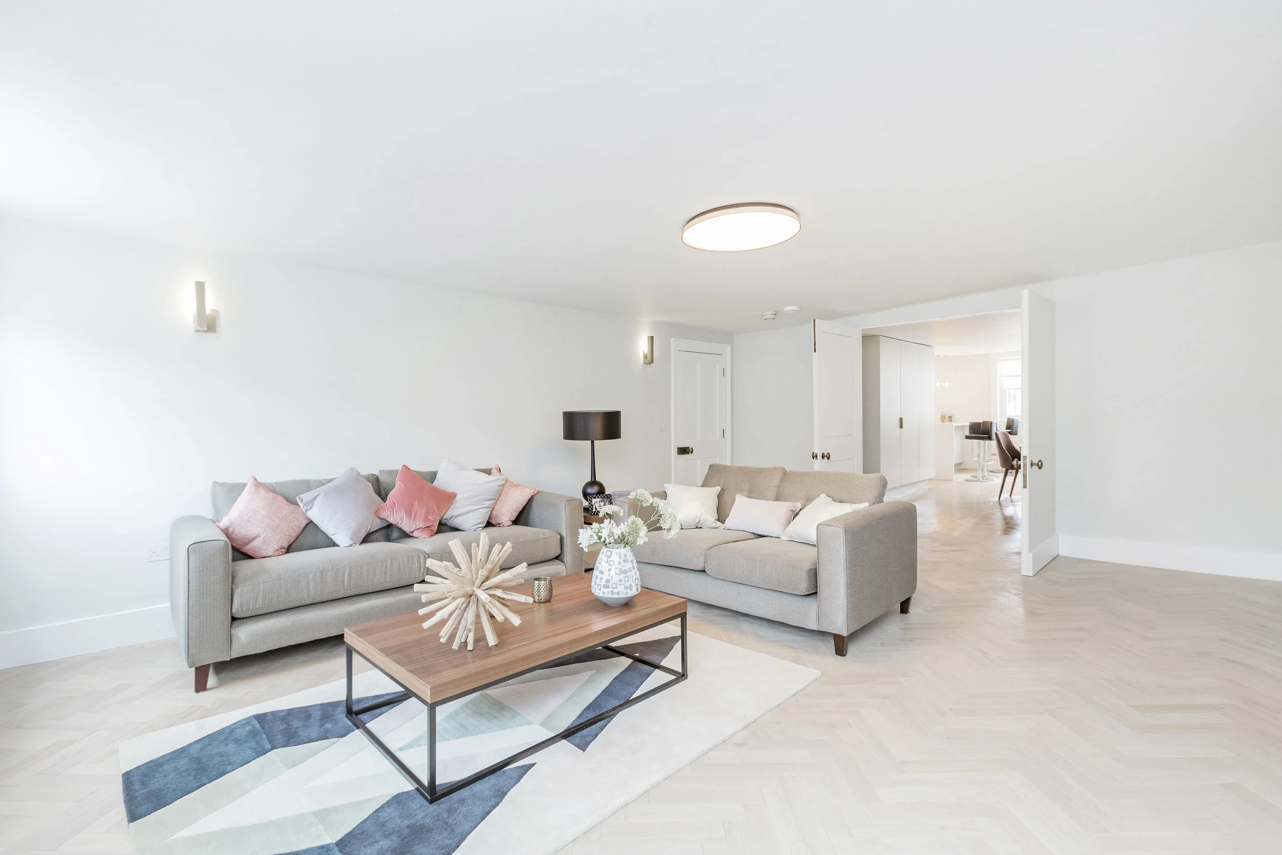 HDW-Flat 4,126 Harley St-15.jpg