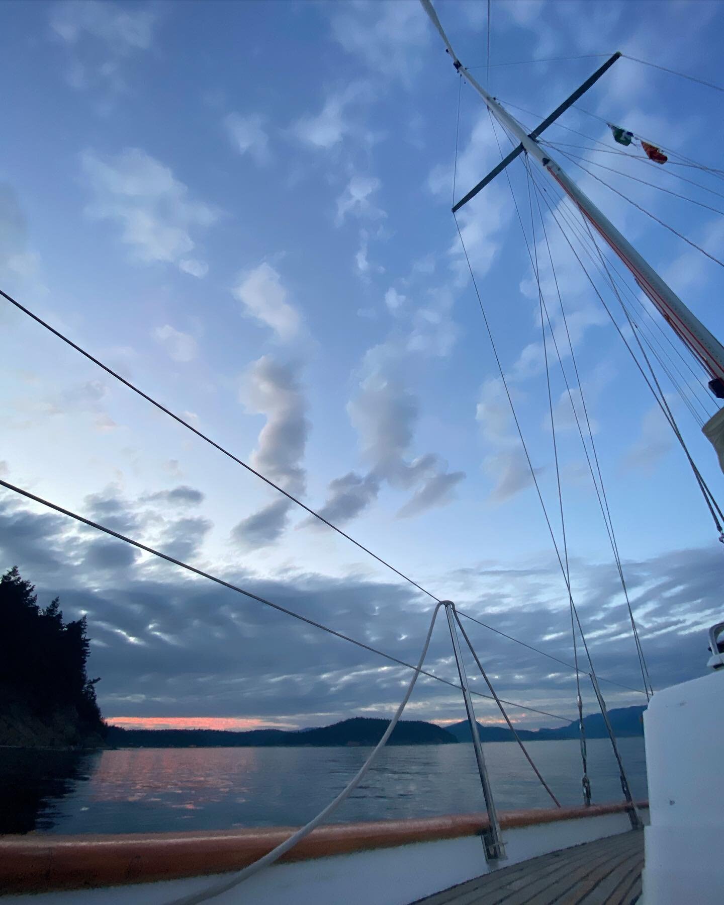 Calm evenings on the foredeck 🥰

#creala #pilothouse #pilothouseboats #boatsforsale #sailboats