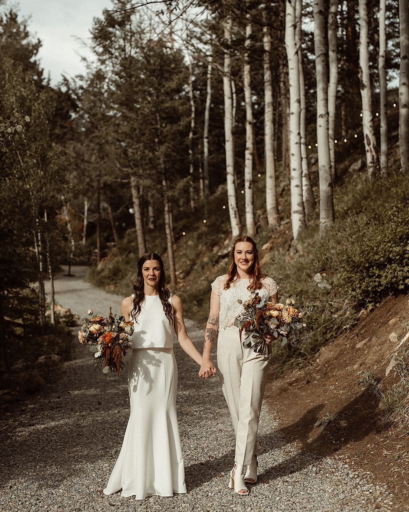 Cant wait to head back to this venue tomorrow! 💛

Venue: @blackstoneriversranch 
Planner: @pamzolaweddings 
Catering: @sugarpinecatering 
Cake: @cakthebakery 
Florals: @hutsonfloraldesign 
HMU: @mfbeauty__ 
DJ: @thentertainme 
Rings: @sarahojewelry 