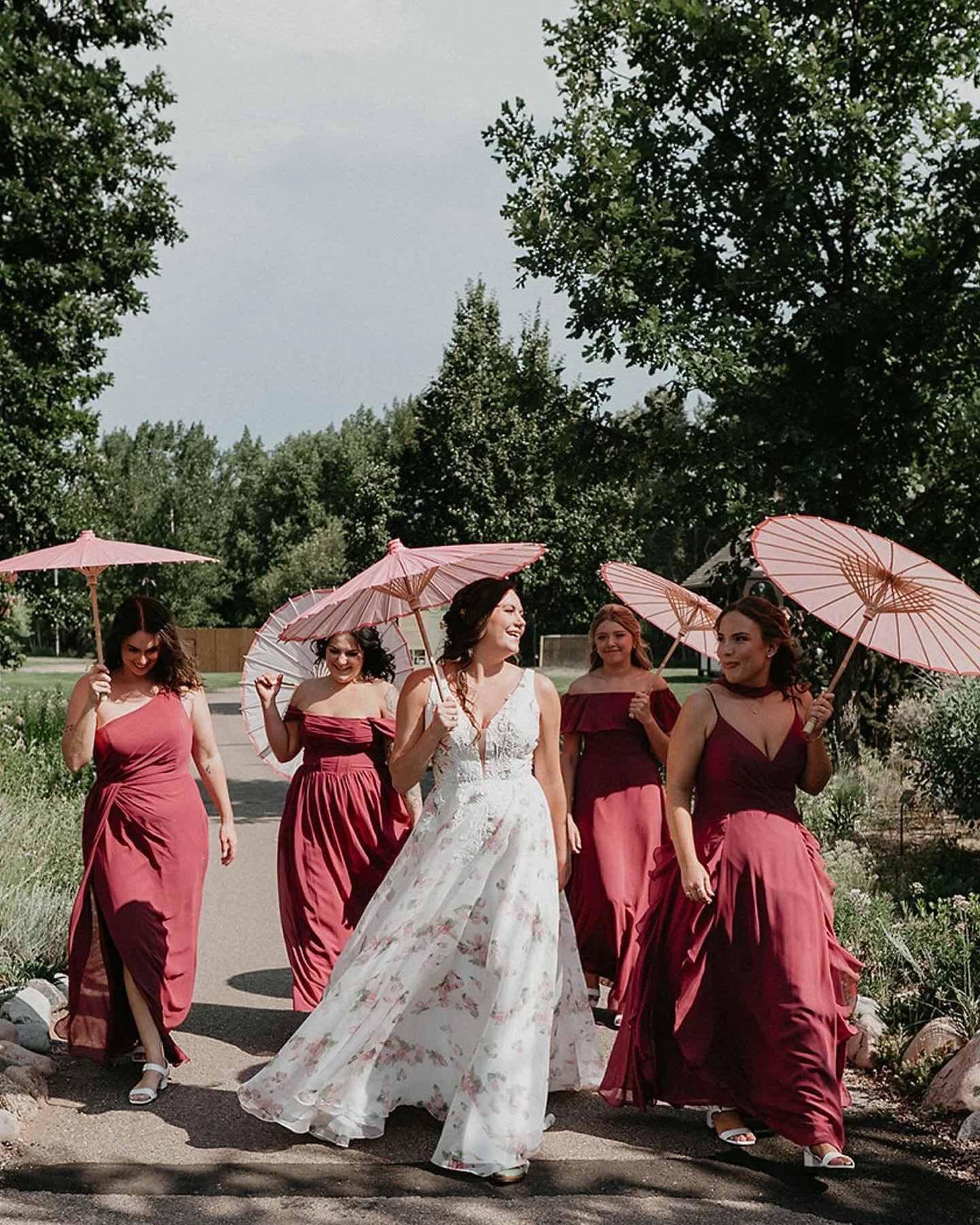 Sam and Ben&rsquo;s summer wedding at Chatfield Farms Botanic Gardens 

Planner: Make It Happen Weddings and Events
Venue: @chatfieldfarms 
Catering: @rockymountaincatering 
HMU: @beautyignitesbykeysha