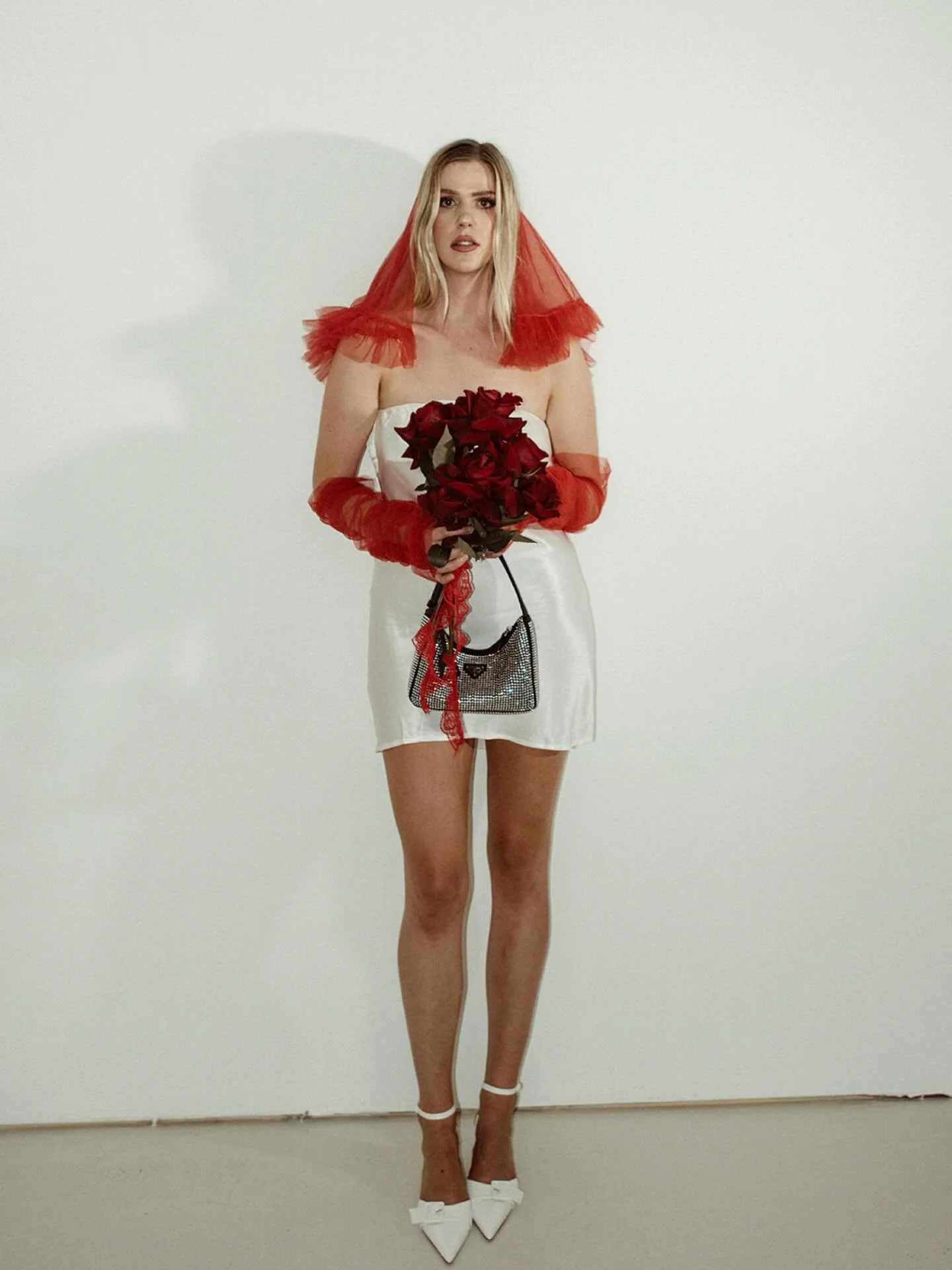 Headed to a retreat and will be off my phone until Saturday 👋🏼 

A photo of @gabyscheerphoto to leave you with &hearts;️

#bridalsession #editorial