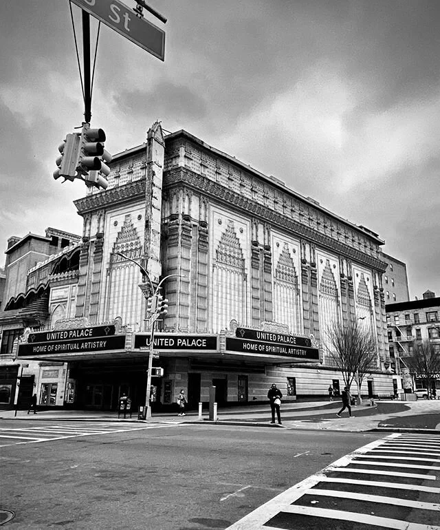 In the Heights, &iquest;Dime a ver? &bull;-&bull;-&bull;
.
.
.
.
.
.
.
#photography #nyc #blackandwhitephotography #photooftheday #WashingtonHeights #InTheHeights #uptown #LifeOfAPhotographer