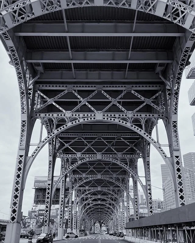 The structure is magnificently done, wouldn&rsquo;t you agree? Manhattanville, Harlem. &bull;-&bull;-&bull;
.
.
.
.
.
.
.
#photography #blackandwhitephotography #quarantine #photooftheday #Harlem #NYC #ShotOniphone #WestHarlem #WestSide #Uptown #Stre
