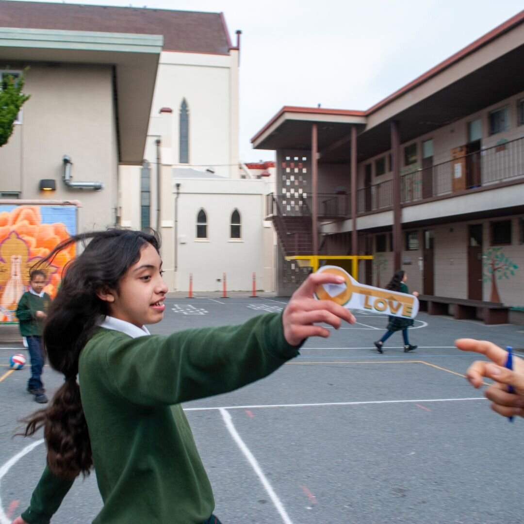 Who knew finding lost keys could be so much fun? 🔍🔑 Our students kicked off the Aztec Trek with a bang by taking on the Lost Keys challenge and earning class points towards the Aztec Trek Championship. They searched the schoolyard high and low to f