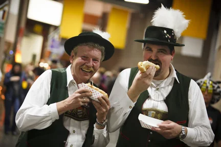 germans eat brats.jpg