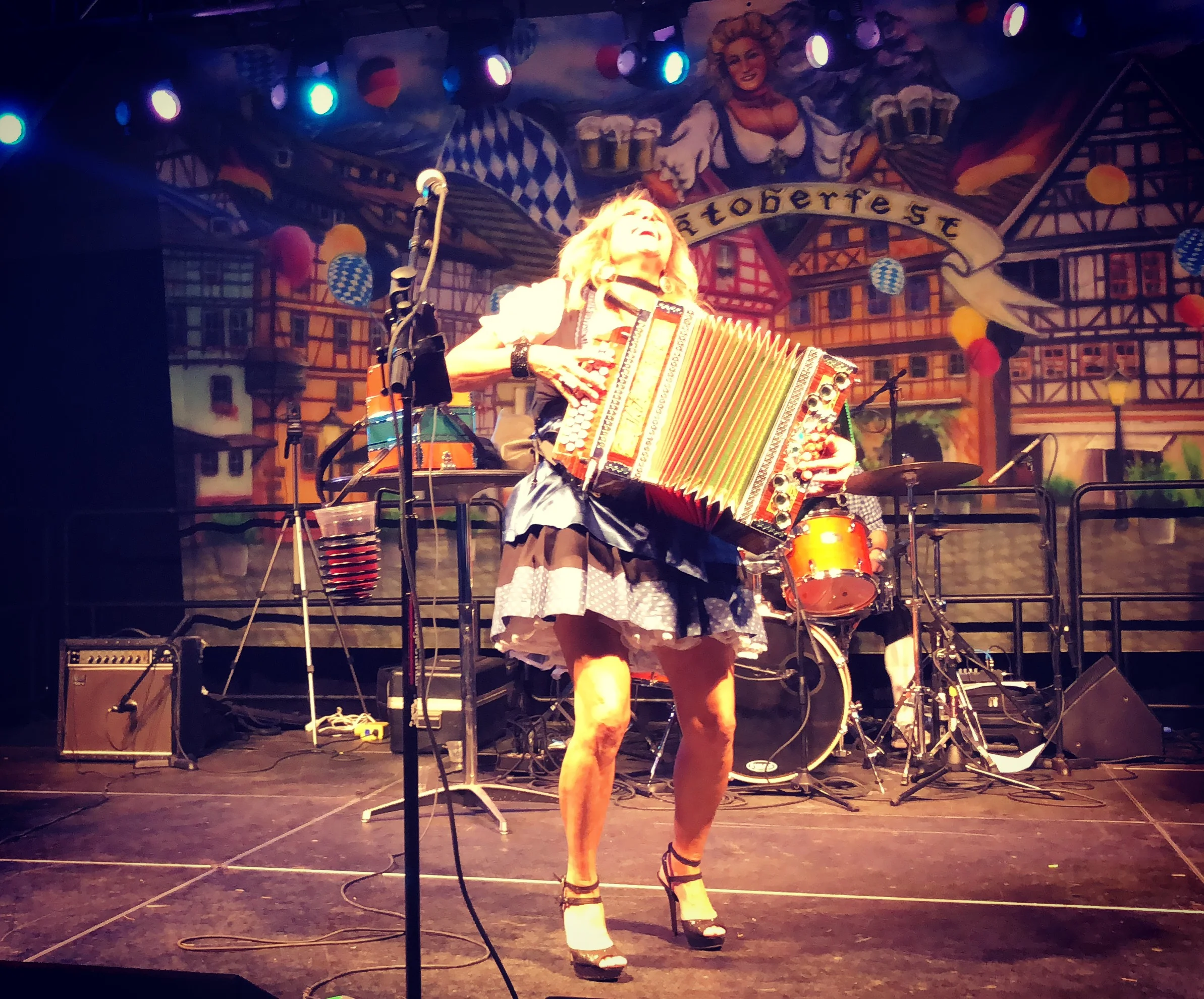 FESTHALLE ENTERTAINMENT