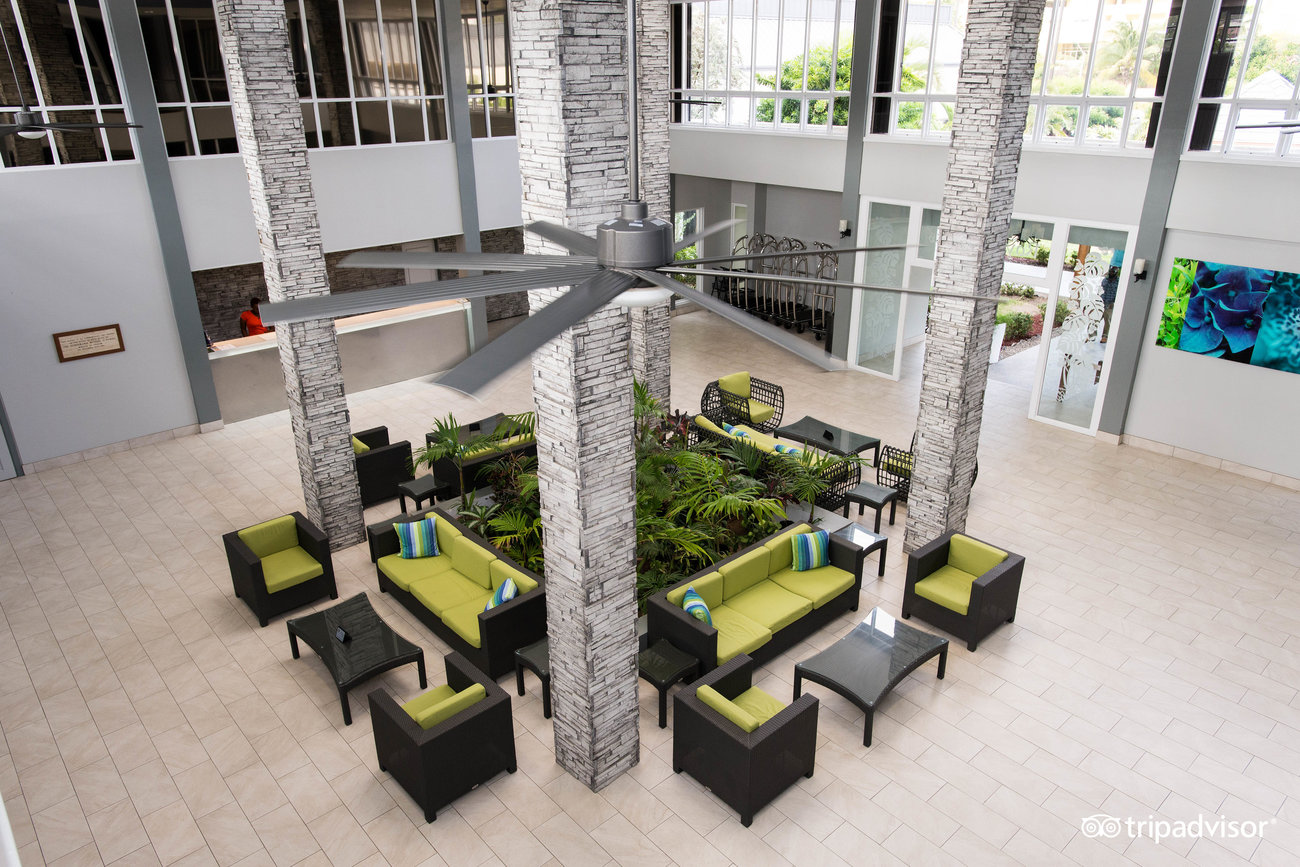 lobby--v12738366.jpg