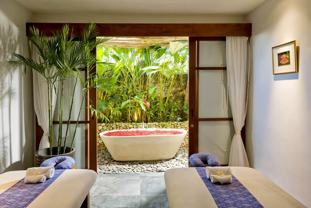 Longhouse-Spa-&-massage-room.jpg