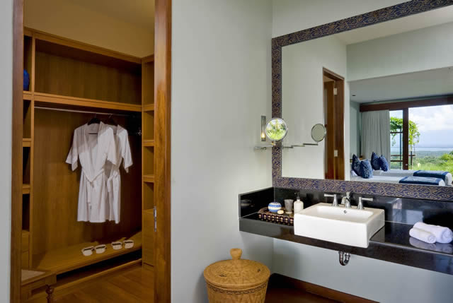 Longhouse-West-Java-Bathroom.jpg