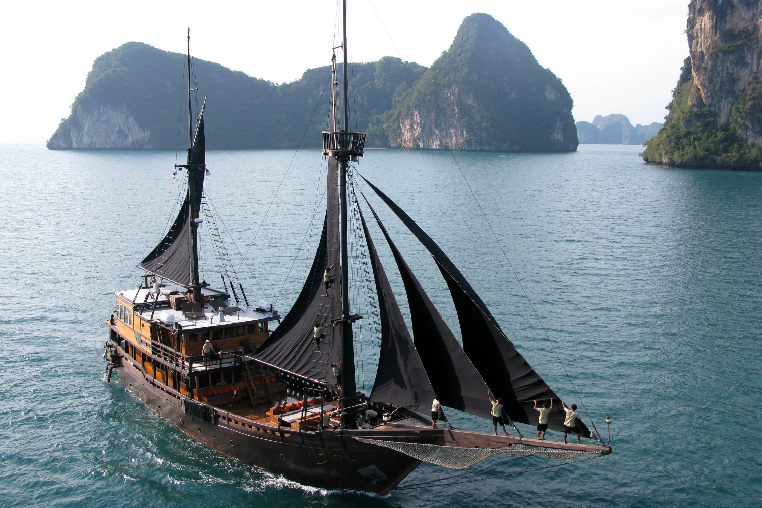 Ultimate Indonesian Yachts_El Aleph_main.jpg