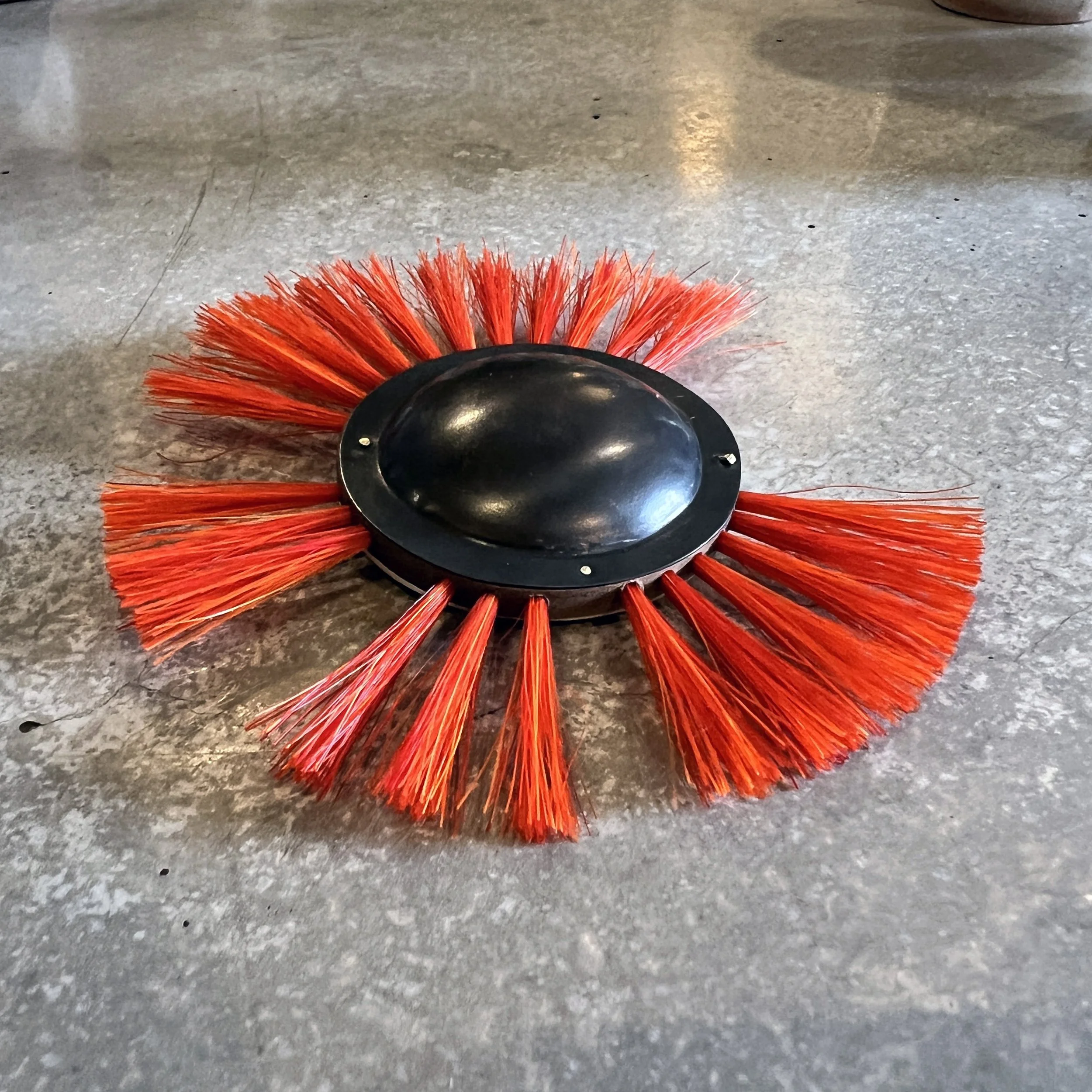 studio-blau-kugel-scrubber-brooch-L-orange-2.JPG