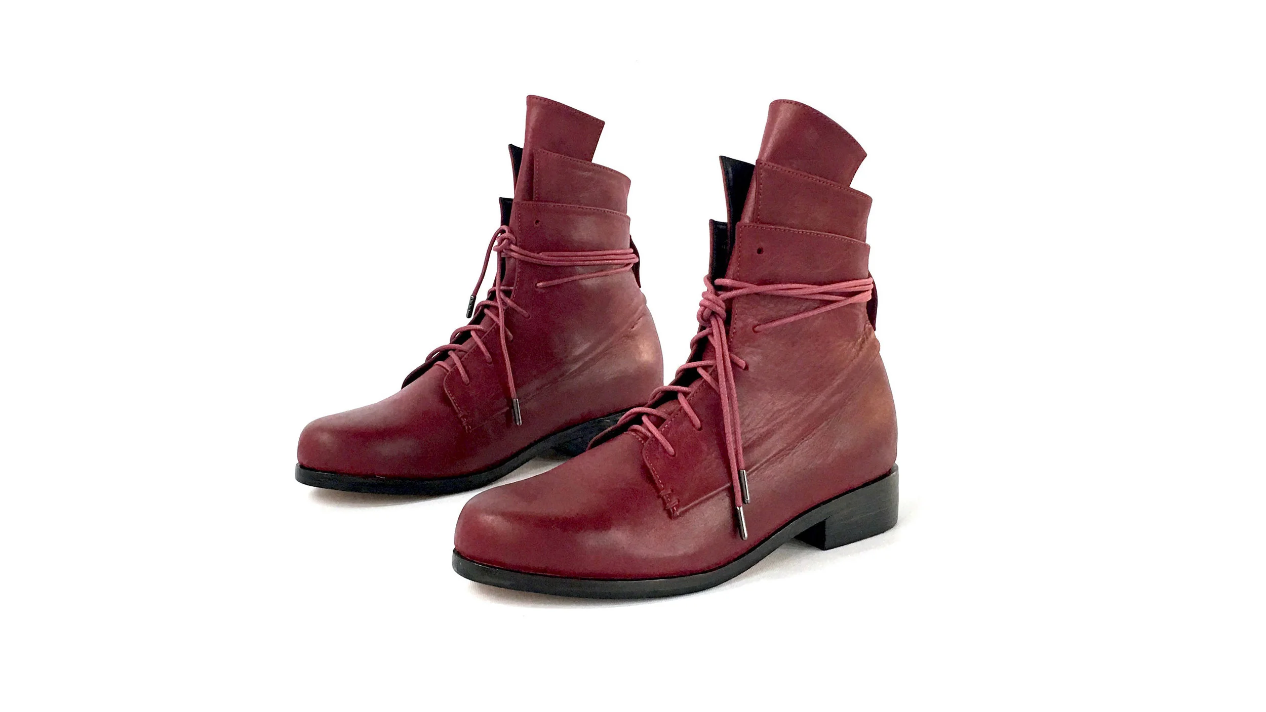booker and co striker boots in oxblood