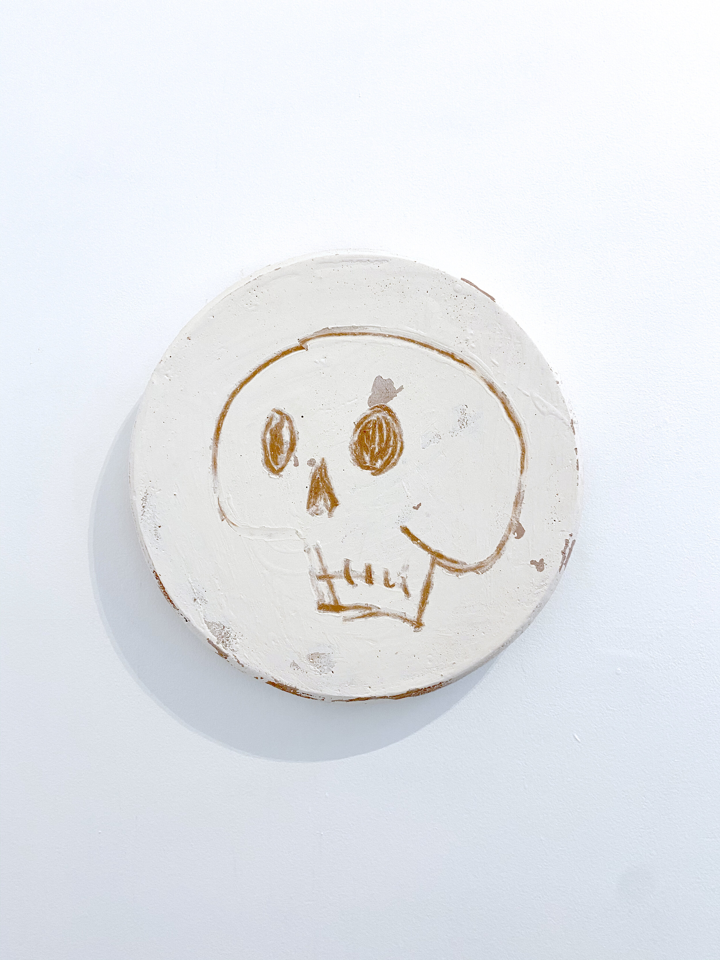   Untitled (Skull #1) , 2020 terracotta, slip, engobe 45 x 45 x 4 cm 