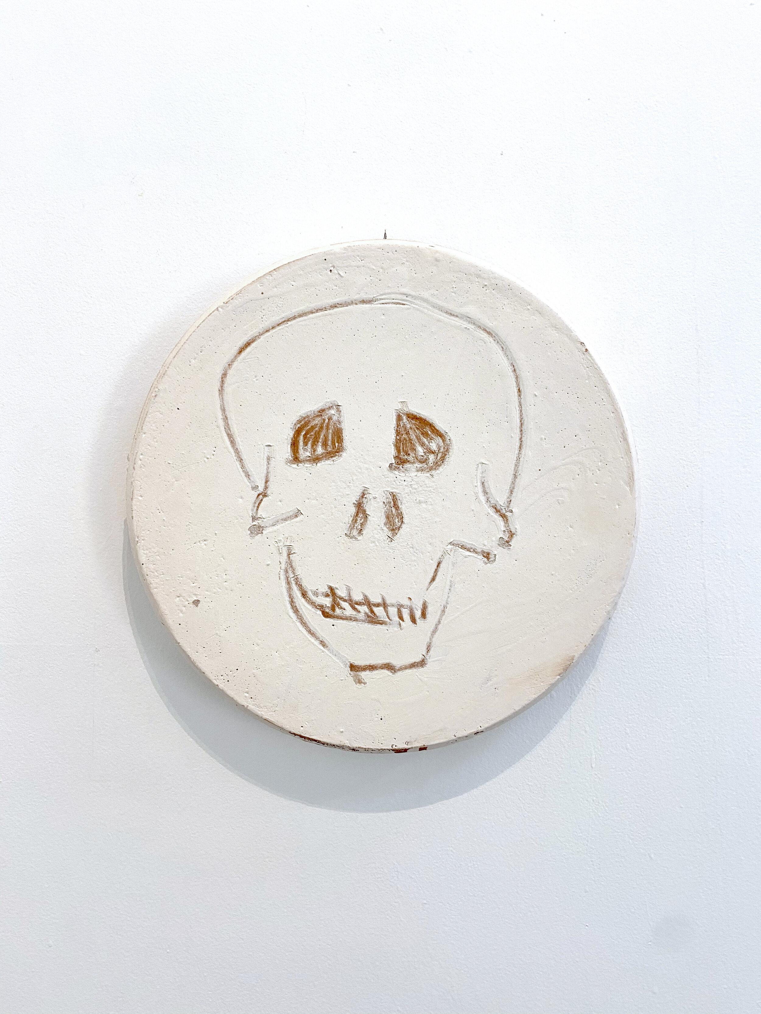   Untitled (Skull #2) , 2020 terracotta, slip, engobe 45 x 45 x 4 cm 