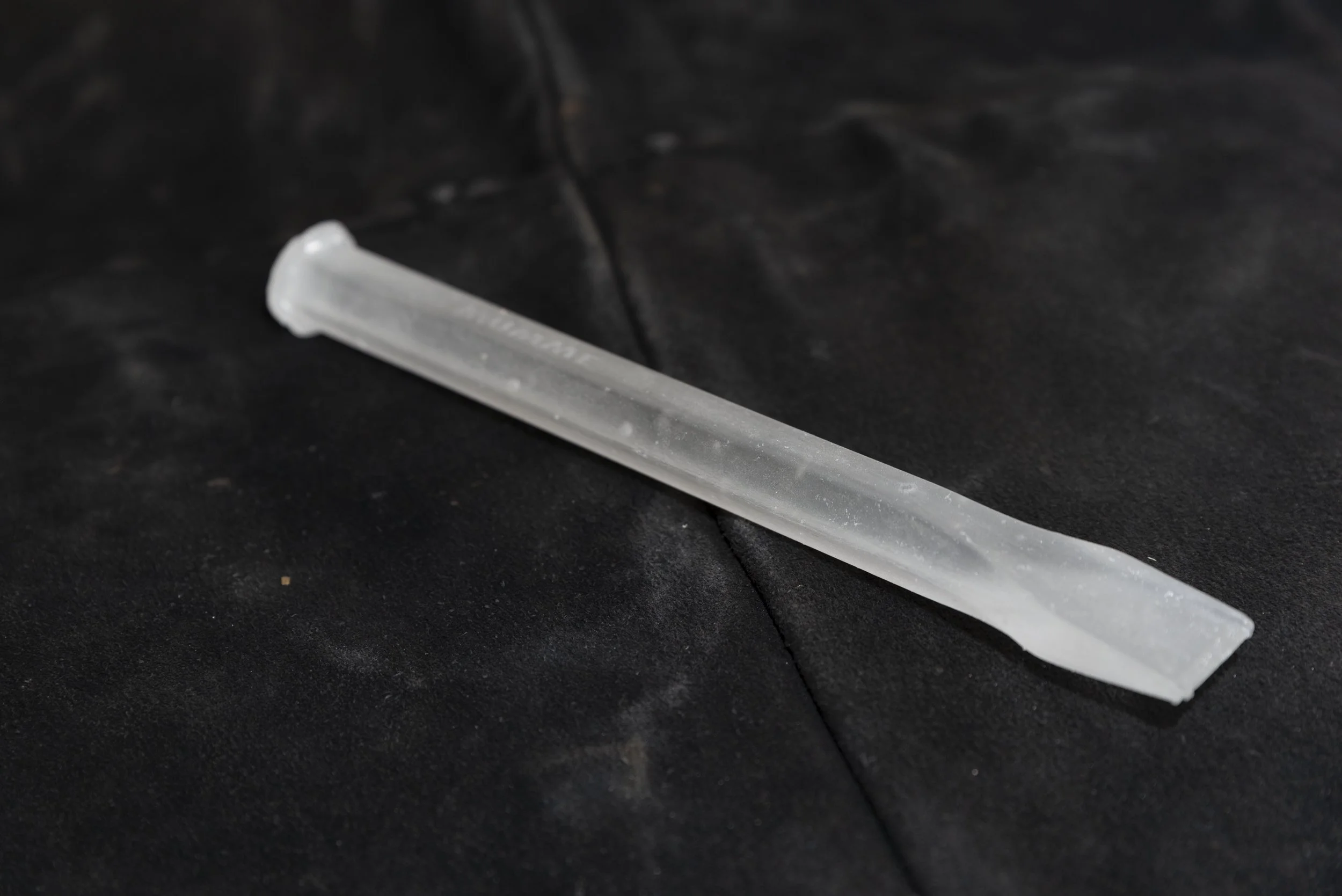 nicholas-burridge-glass-artefact-chisel-2.jpg