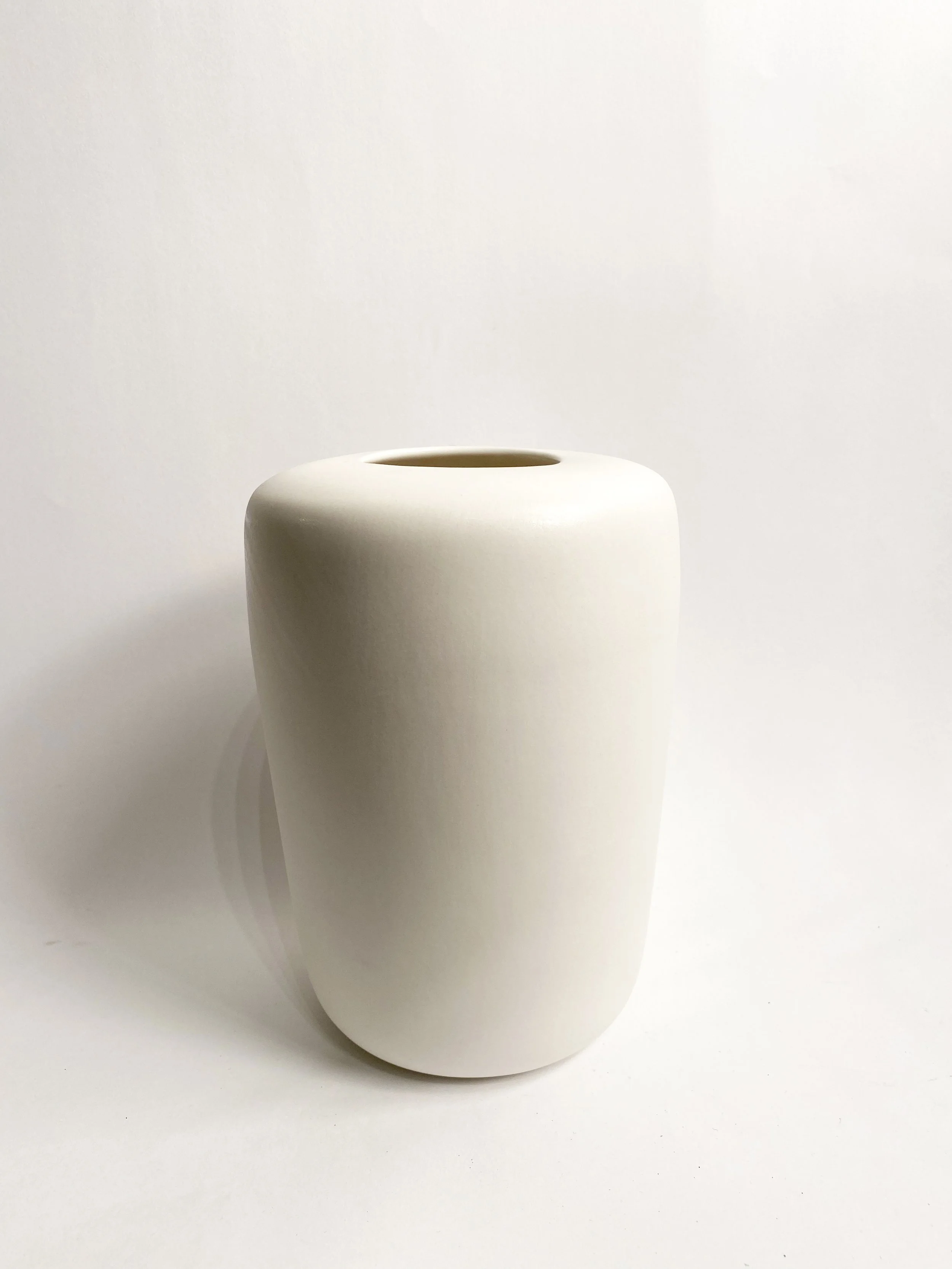 vanessa-lucas-boulder-vase-2-bone-4.jpg