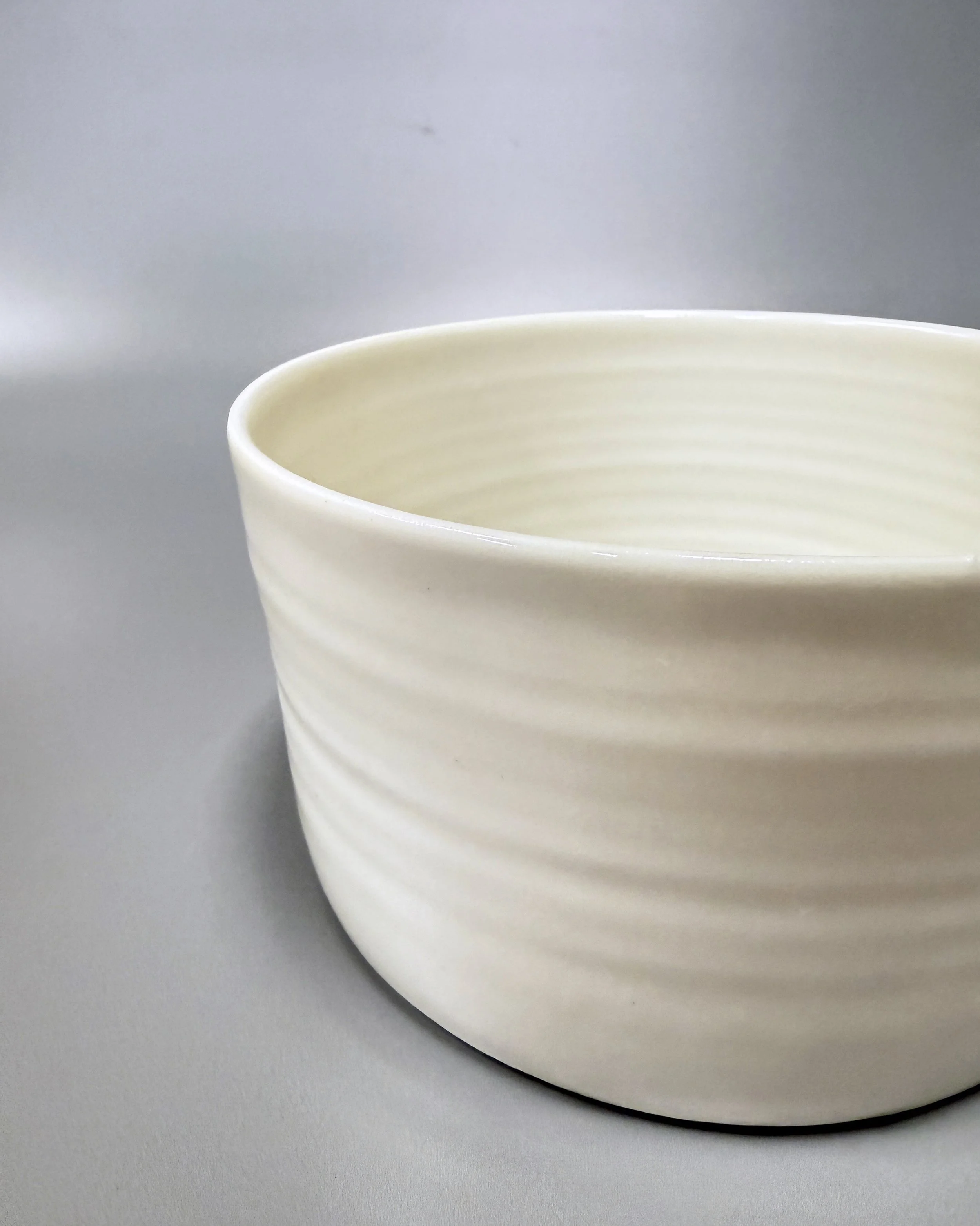 kris-coad-flat-base-bowl-m-3.JPG