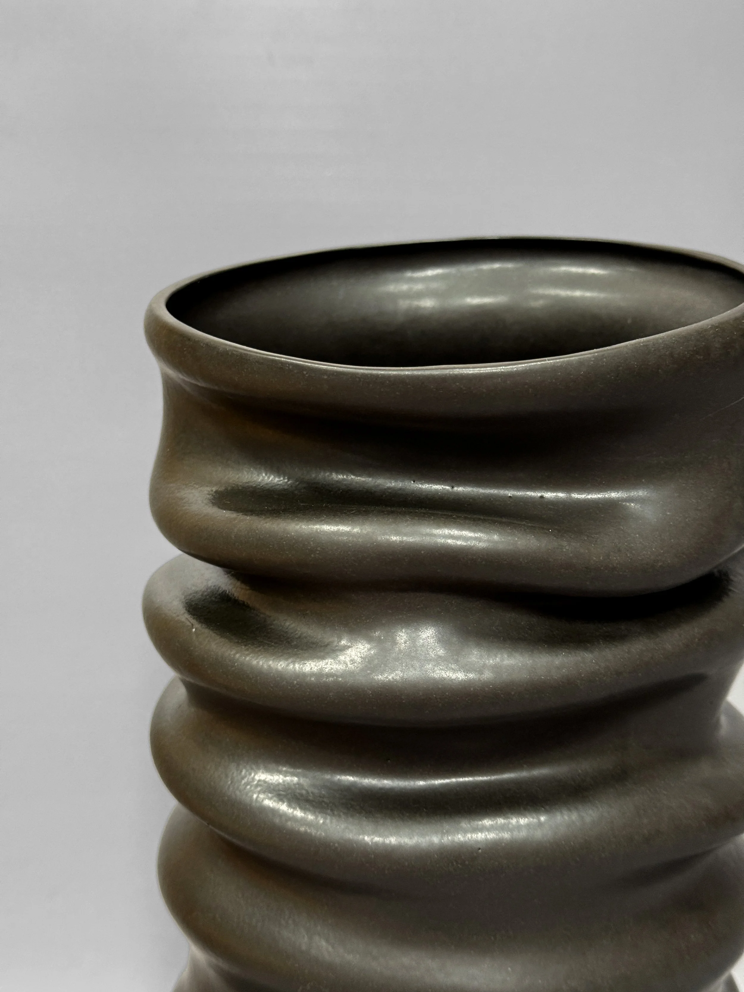 vanessa-lucas-undulata-vase-3.JPG