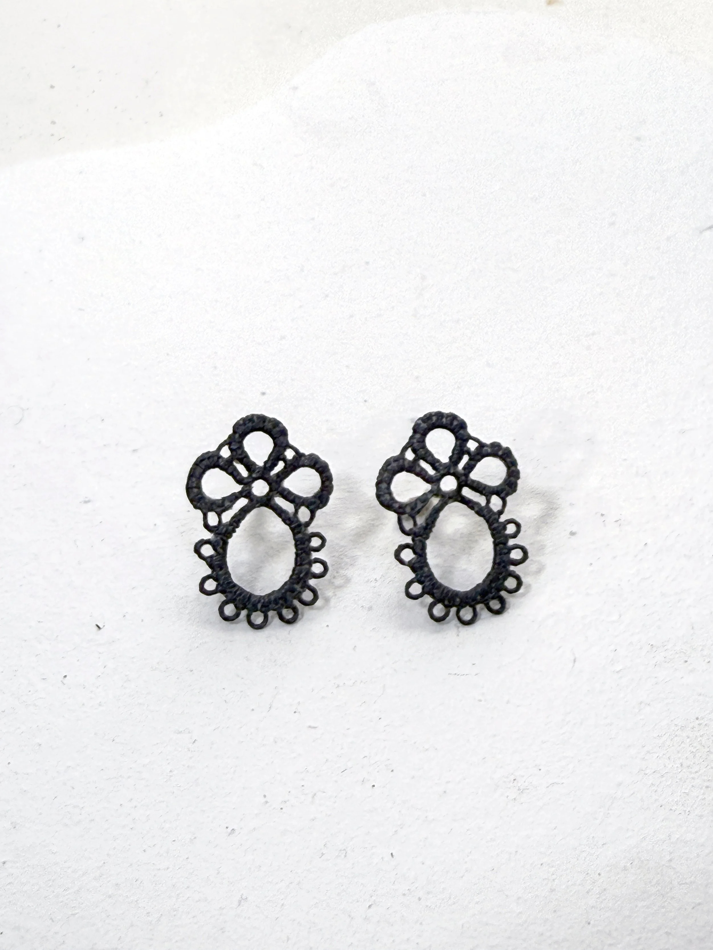 Derry Lace studs