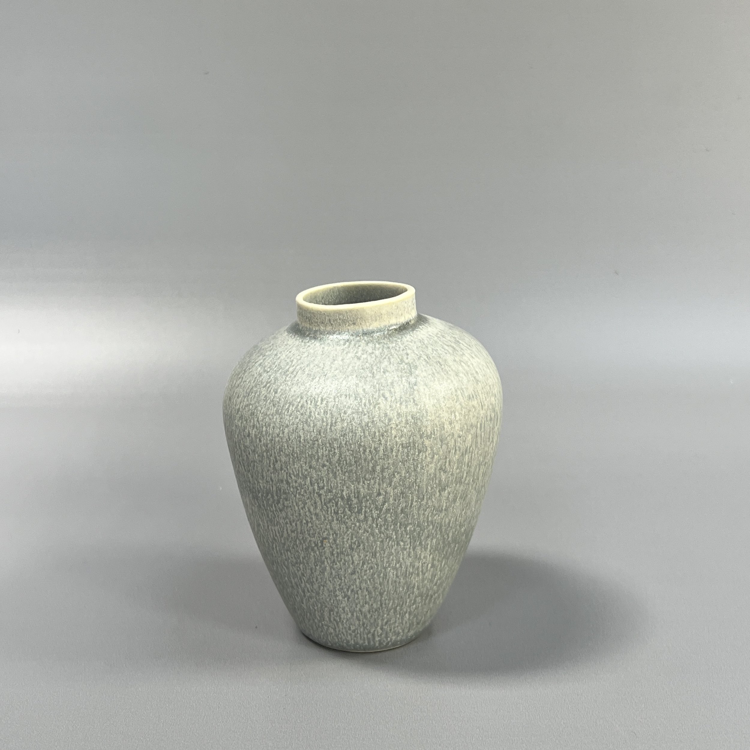vanessa-lucas-sipho-vase-quartzite-1.JPG