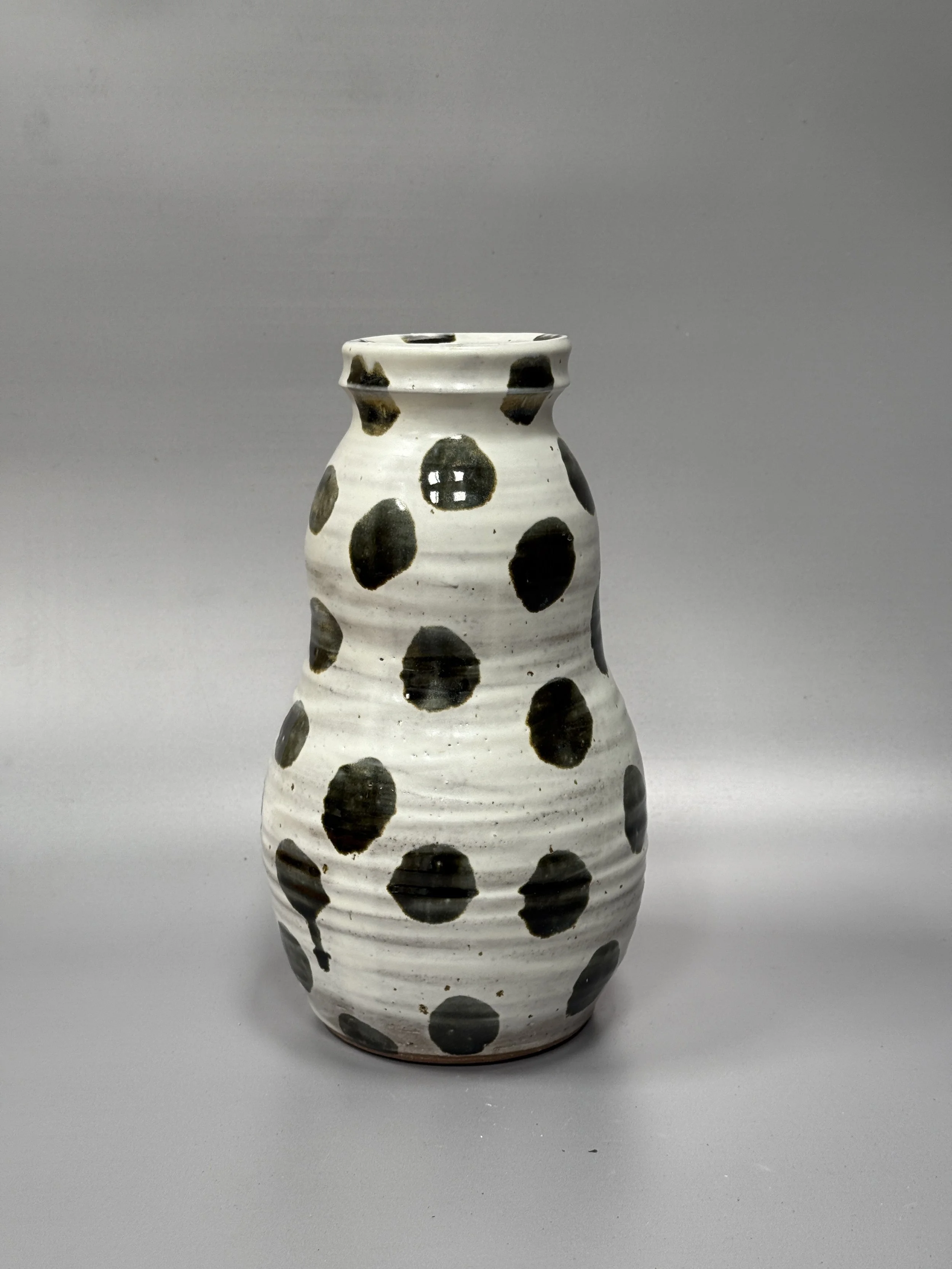 dawn-vachon-vase-black-spot-4.JPG