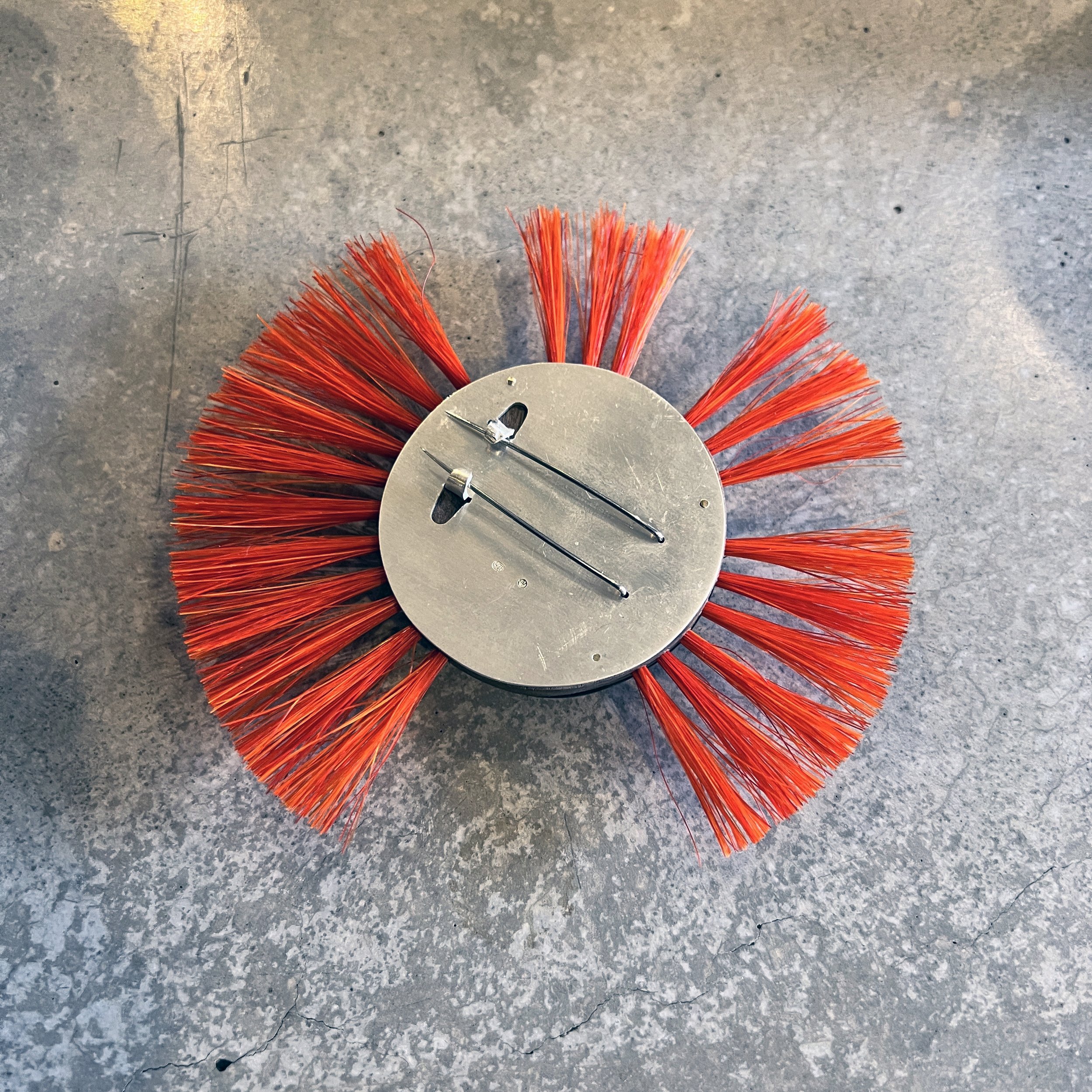 studio-blau-kugel-scrubber-brooch-L-orange-3.JPG