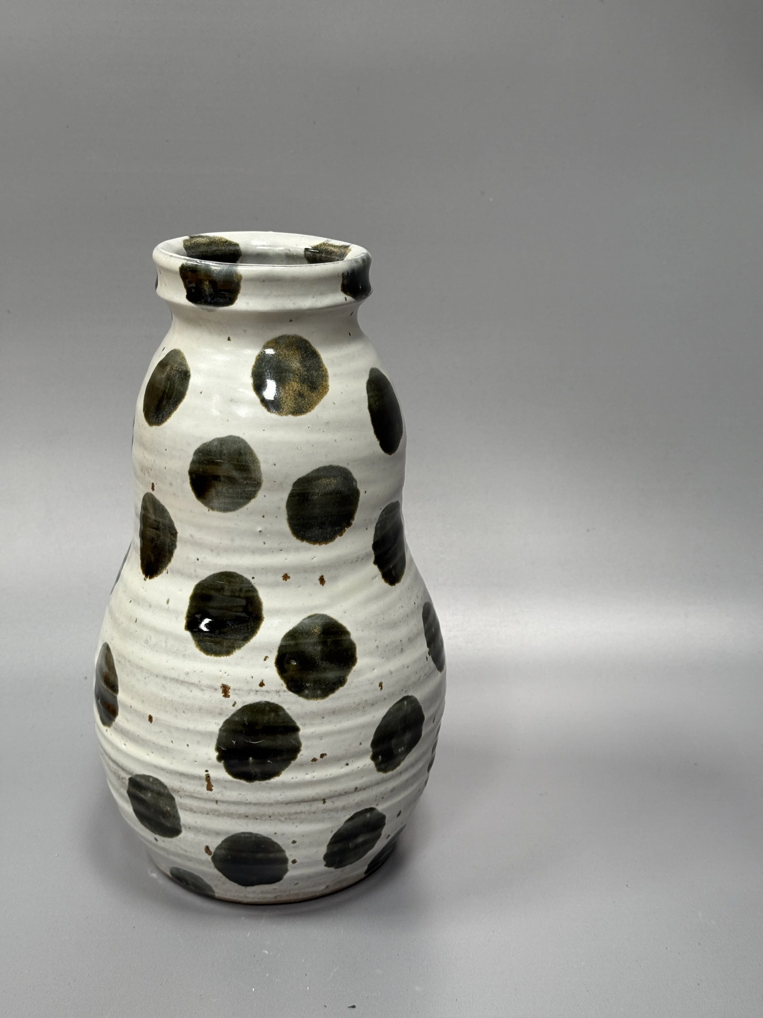 dawn-vachon-vase-black-spot-2.JPG