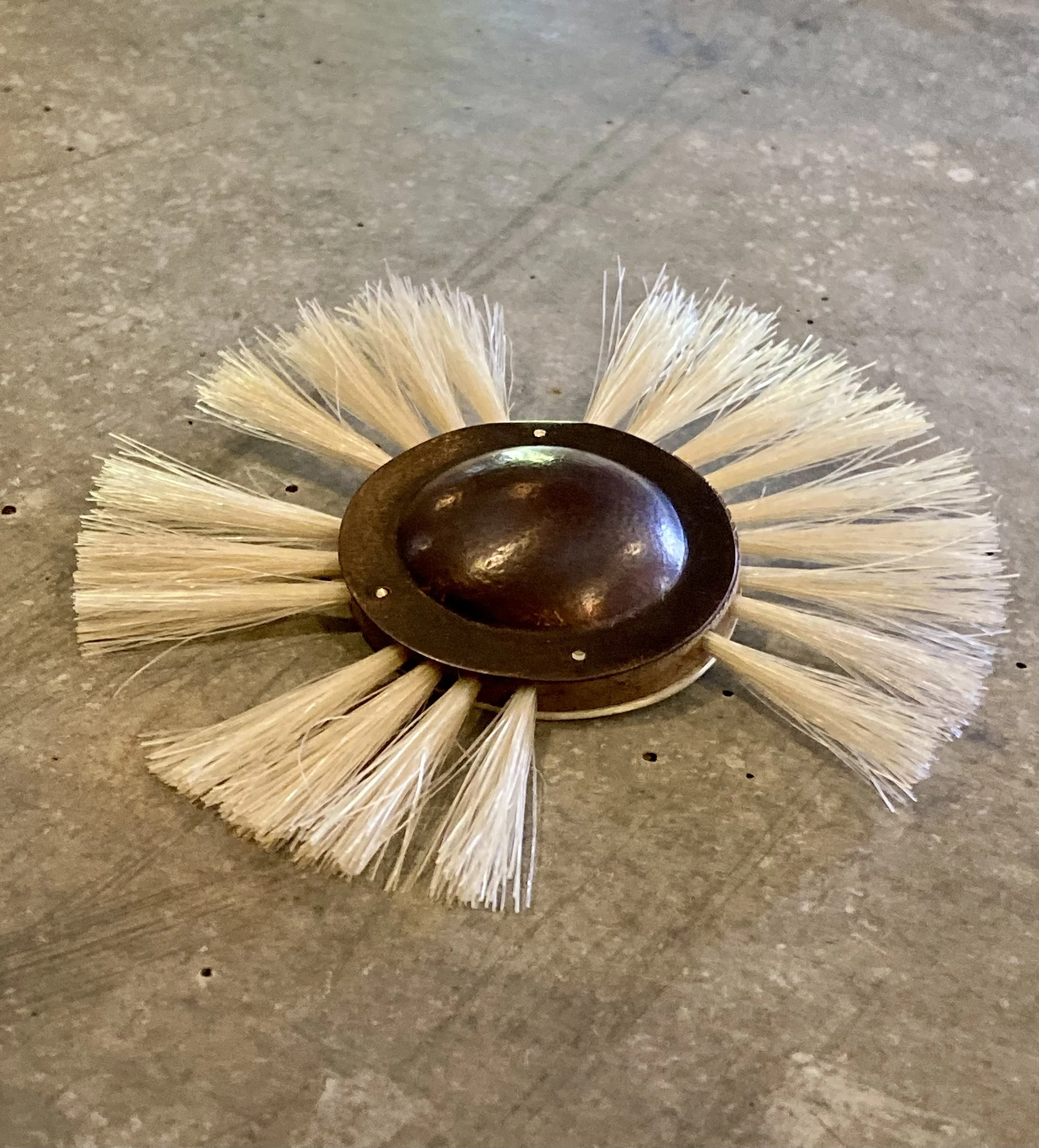 studio-blau-kugel-scrubber-brooch-1-m-2.jpg