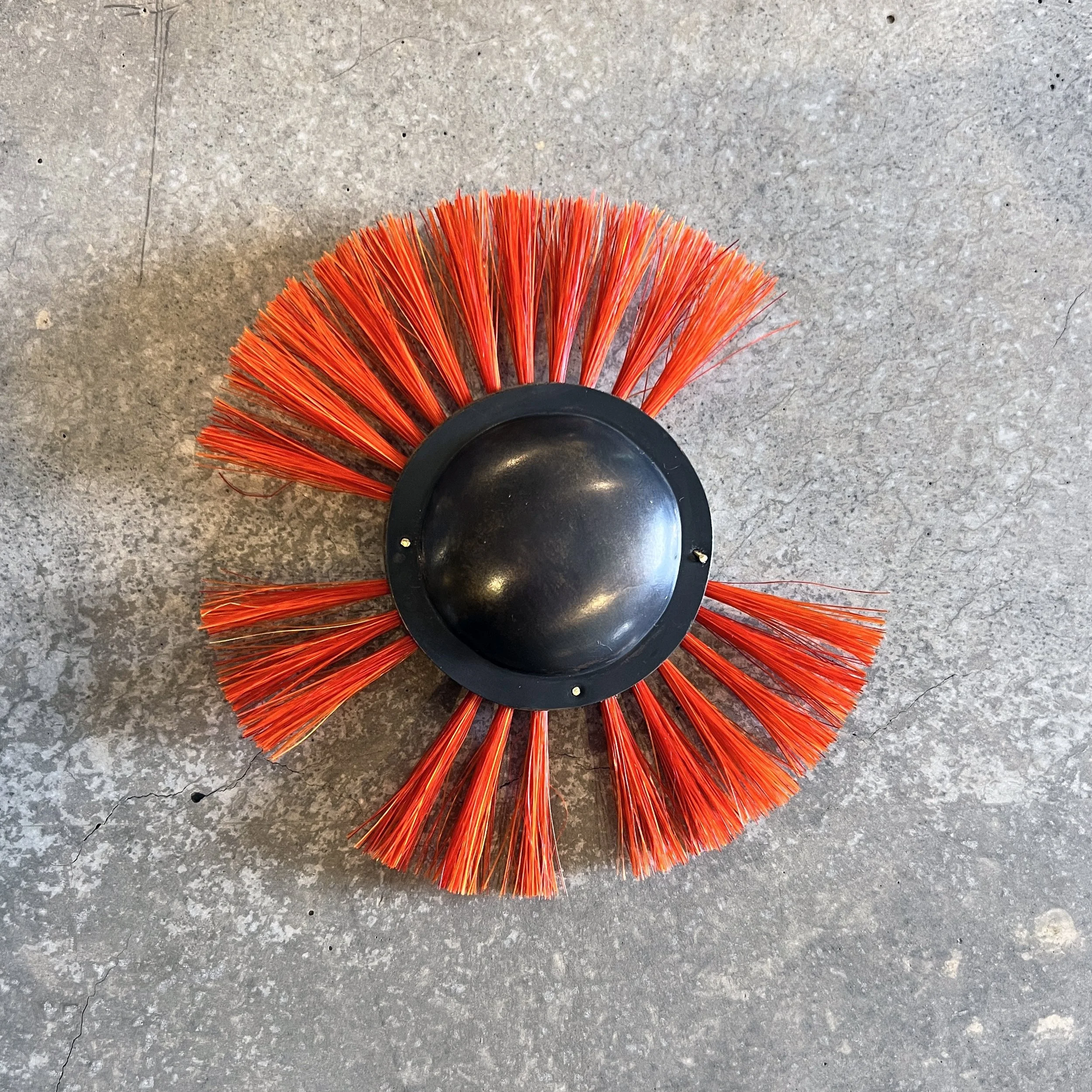 studio-blau-kugel-scrubber-brooch-L-orange-1.JPG