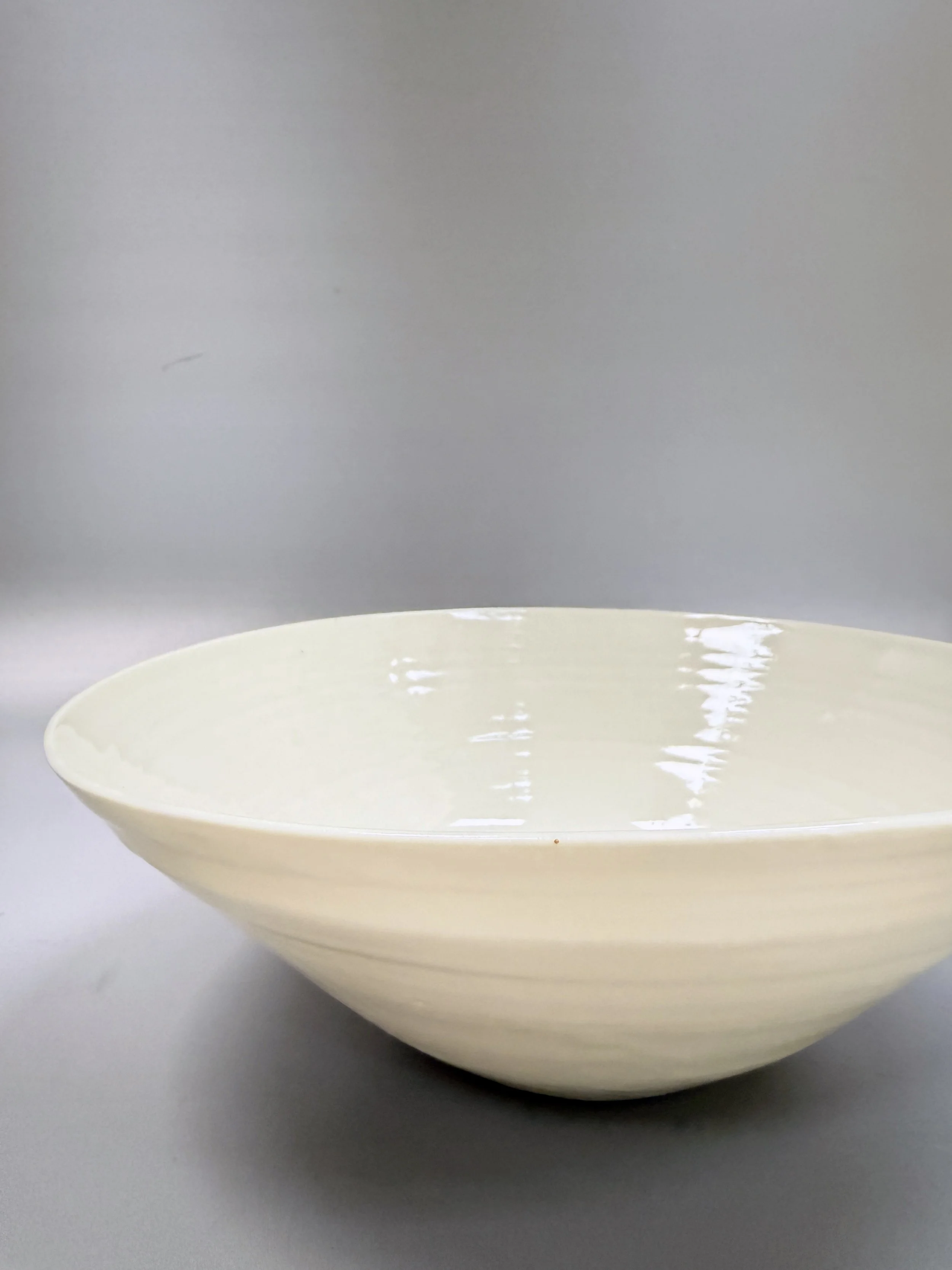 kris-coad-round-base-bowl-l-2.JPG