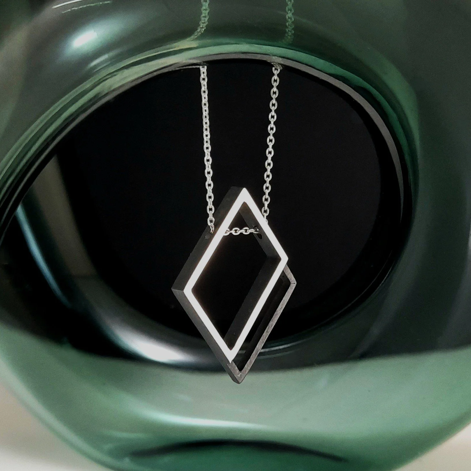 rachael-grigulis-outline-series-diamond-necklace.jpg
