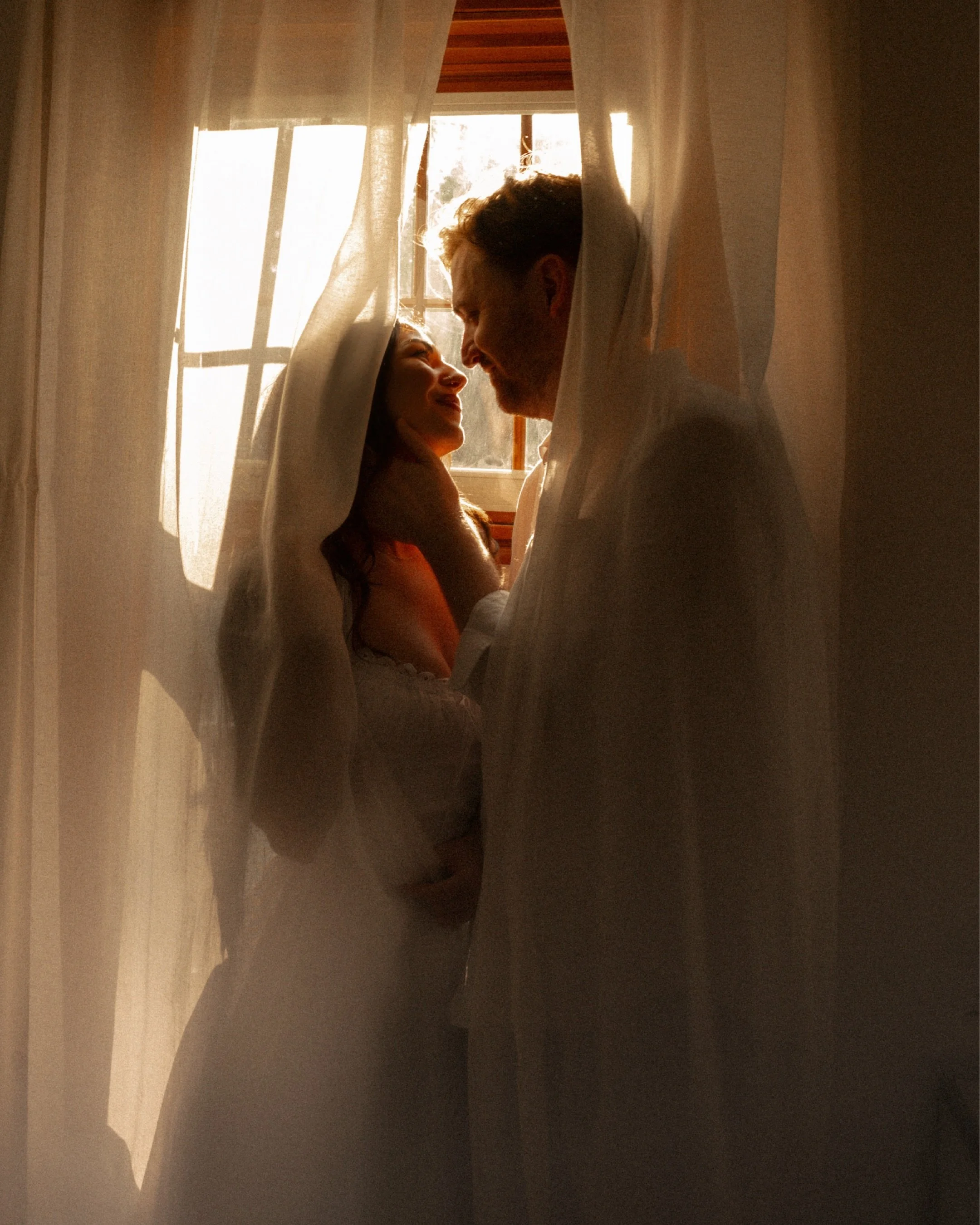 Fading into you✨🧡✨

Keywords: engagement session, Engagement photographer, Wedding photographer, cinematic, moody, couples photoshoot, in-home session, nature couples, Midwest photoshoot, love, romance, visual poetry, storytelling.