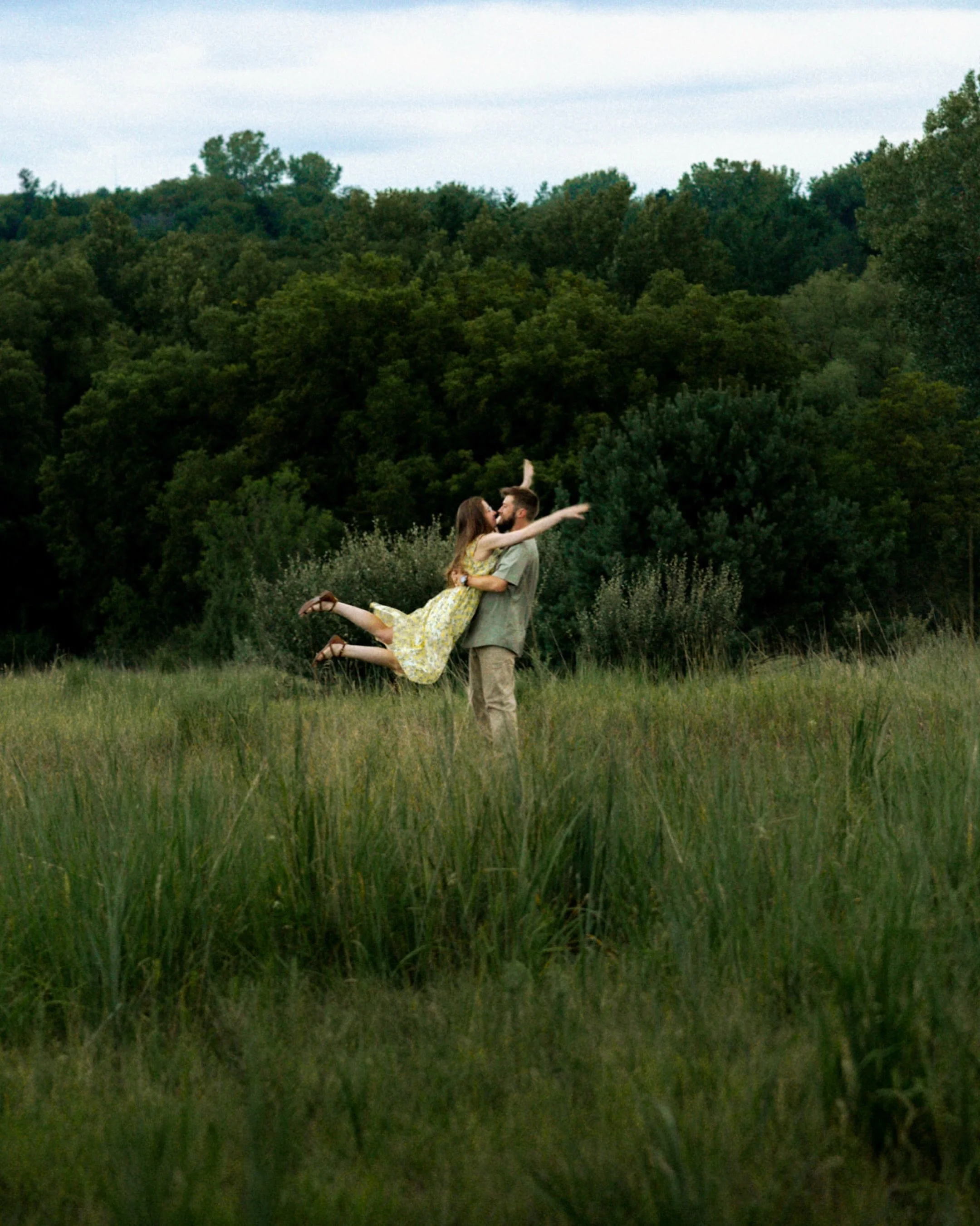 Love under this moody sky☁️🩵
Which is your favorite?

Keywords: engagement session, Engagement photographer, Wedding photographer, cinematic, moody,couples photoshoot, nature couples, Midwest photoshoot, love, romance, visual poetry, storytelling.