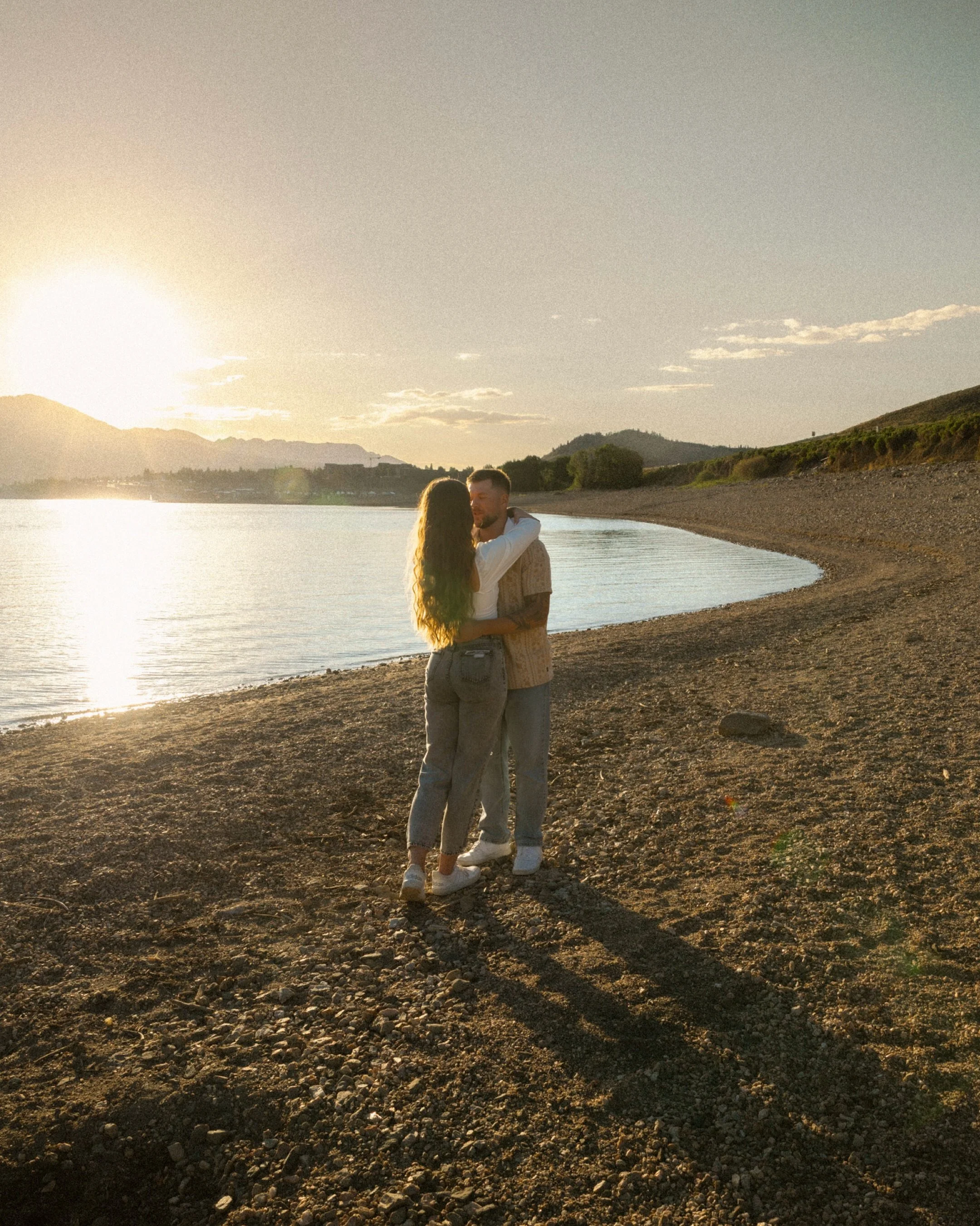 So much love in these moments✨

these two got engaged in this location the previous year. It was so special to come back and do an engagement session here- a beautiful lake, mountains, and a gorgeous sunset -perfect🫶

keywords: couples photoshoot, n