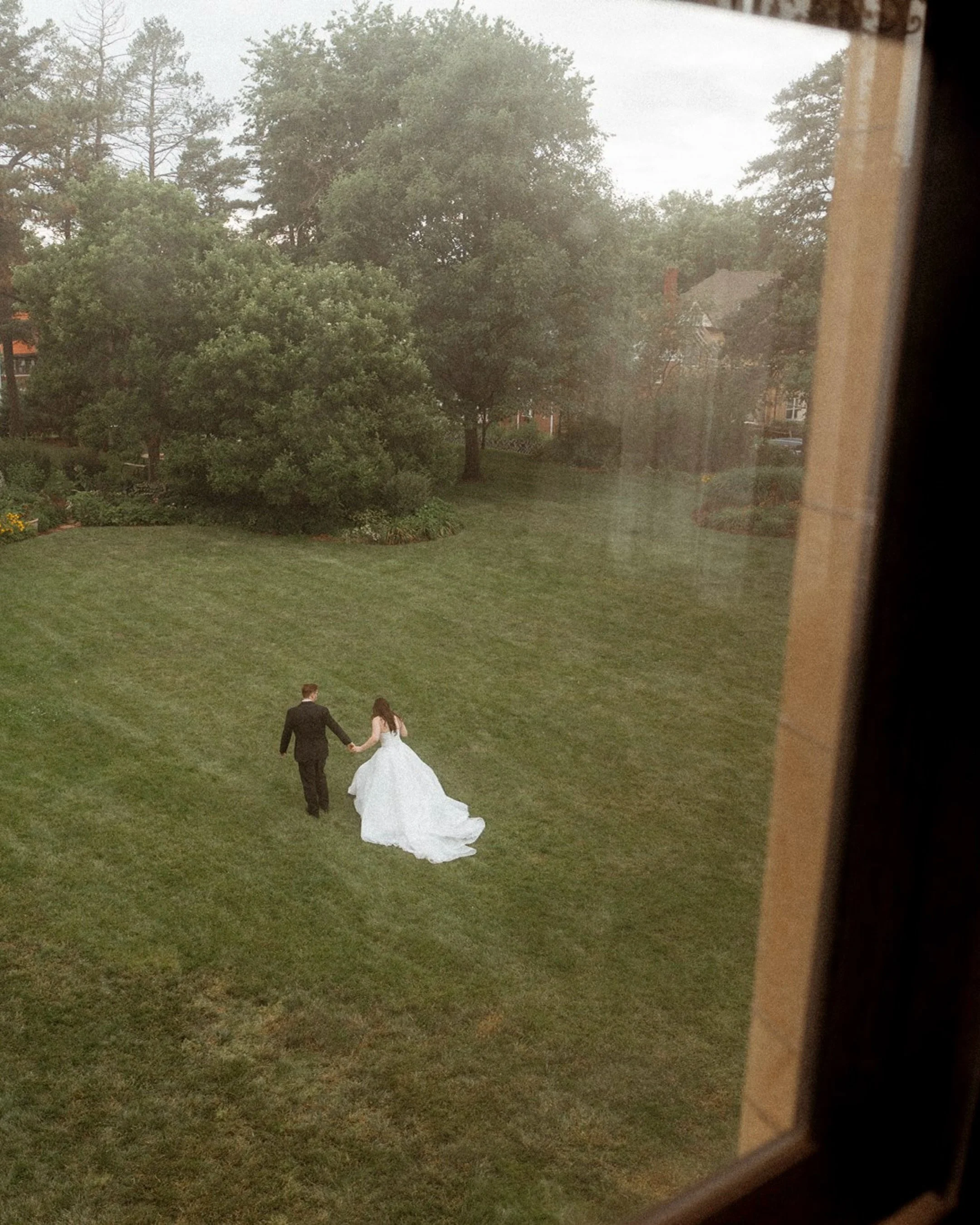 The Giese&rsquo;s

Imagine having all your childhood dreams come true- getting married in a castle, with a romantic moody sky, with all your closest family and friends to witness your storybook wedding🤍

Photo / @dawn_macphoto 
Venue / @joslyncastle