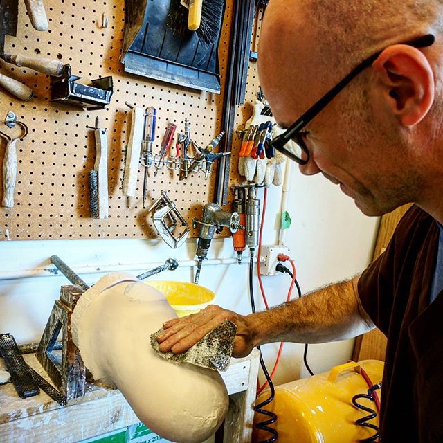 John with a plaster model for socket molding, Erik at the sewing machine, and a completed AFO brace. Happy Summer, folks! 
#aalseattle #aalimbseattle #americanartificiallimb #seattle #smallbusiness #prostheticsofinstagram  #orthotics #prosthetics #ge