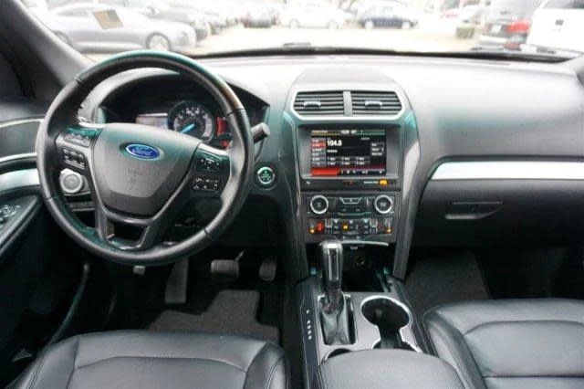 ford explorer interior.jpg