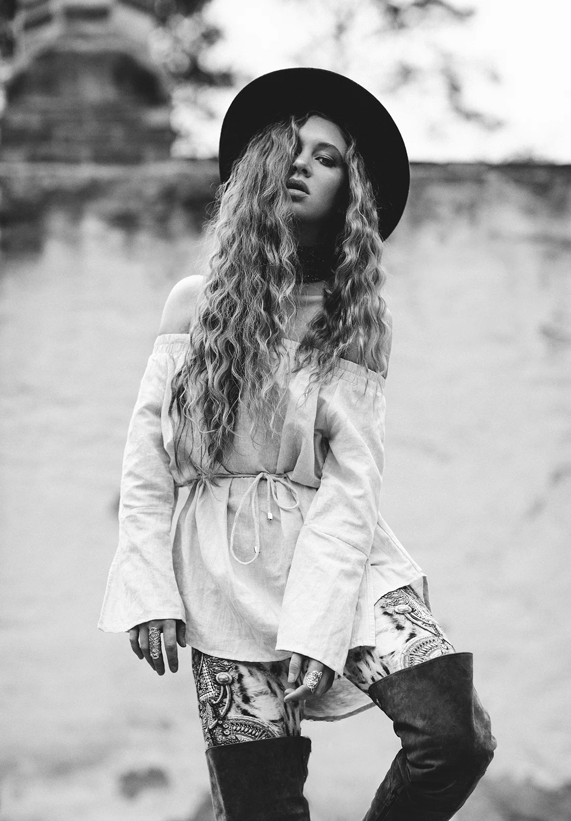 aleira_moon-2-4real.jpg