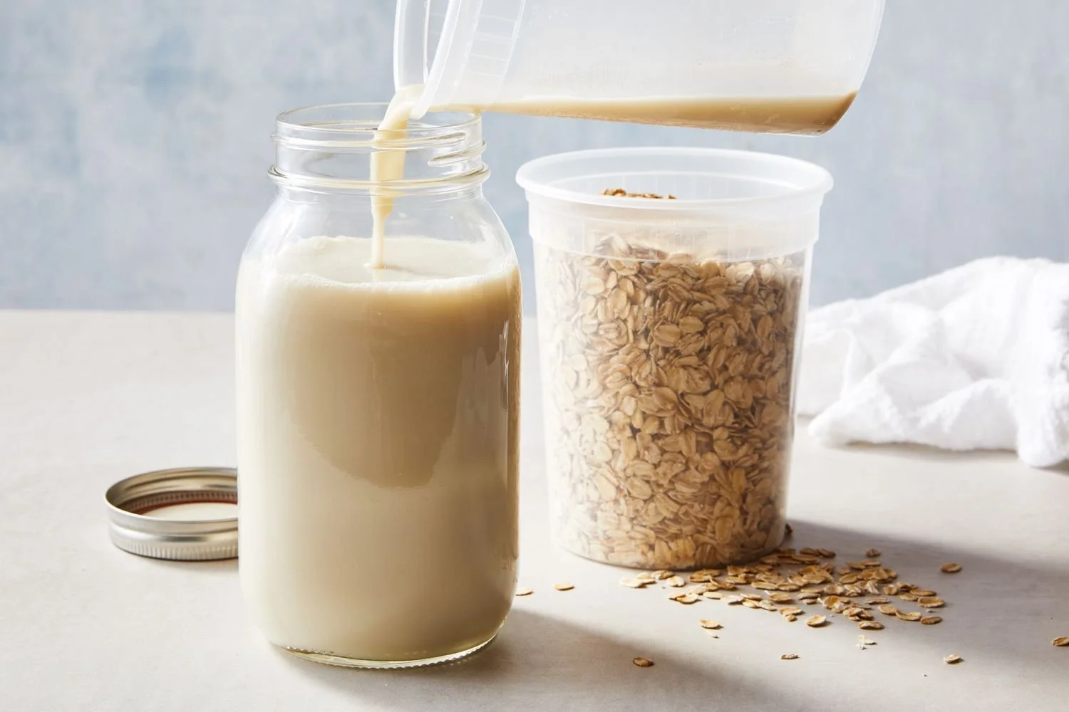 Is oat milk good for lactose intolerants? Are there any risks to oat milk?