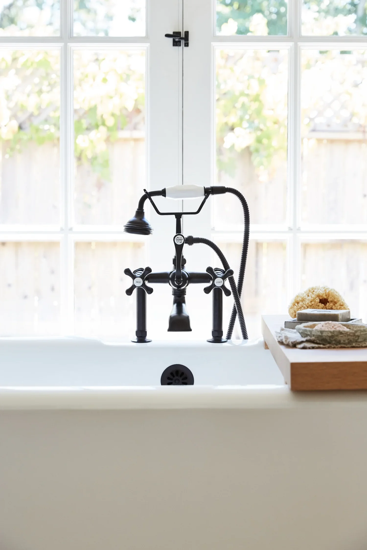 Stocksy_txp9c995bd1cMI100_Large_1183959 for web black tap.webp