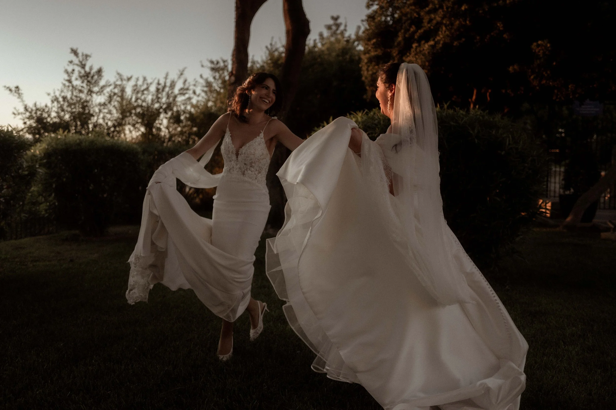 LAURA &amp; NICOLE