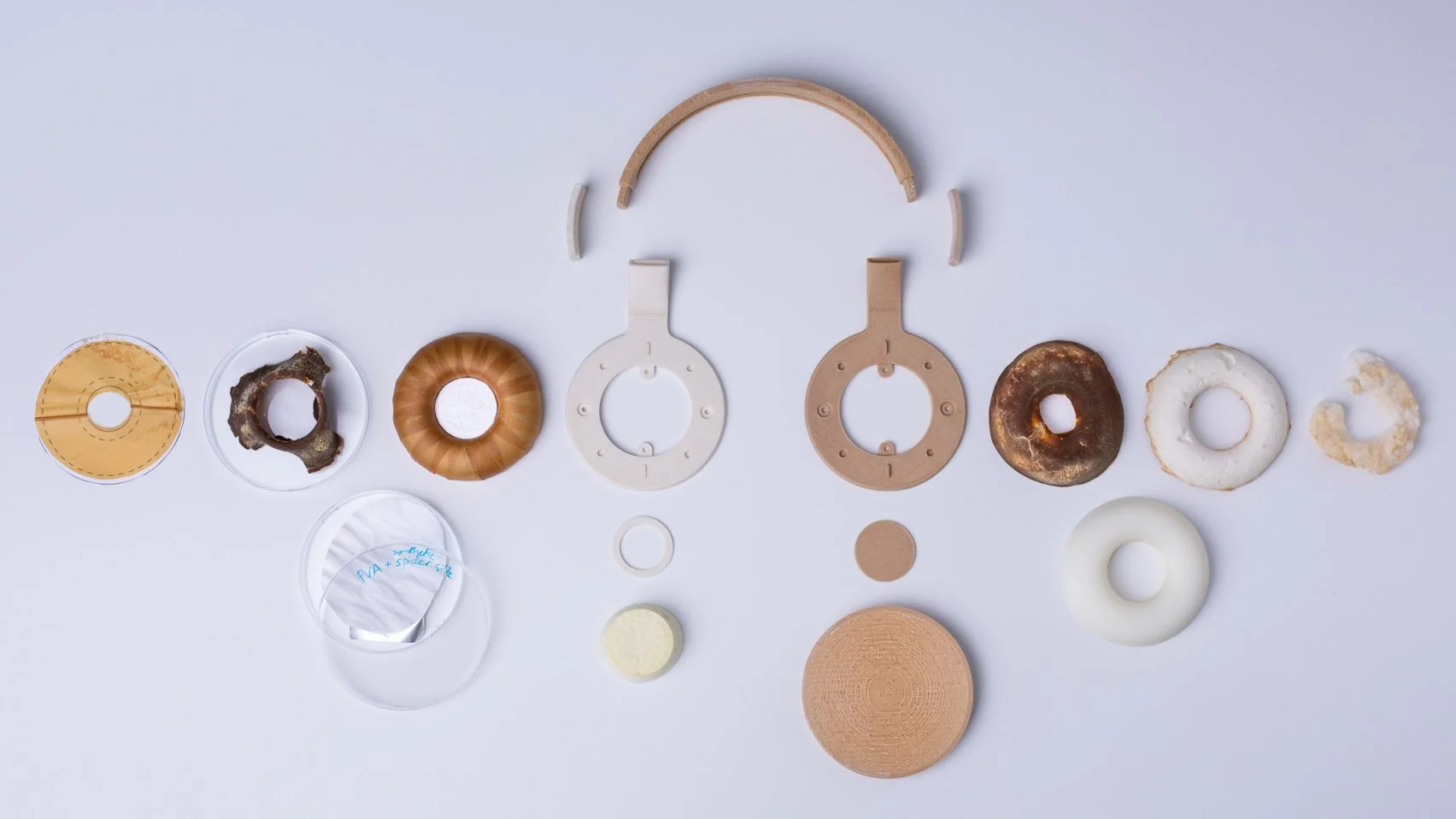 korvaa-headphones-aivan-grown-fungus-yeast-_dezeen_2364_hero_1-1704x958.jpg