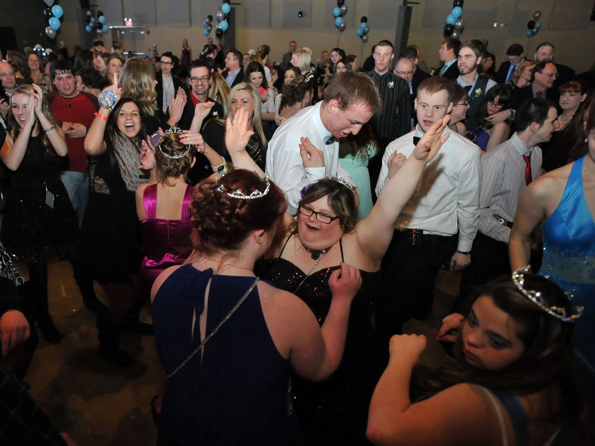 pix Tim Tebow Foundation Night To Shine 2021 night to shine kitsap